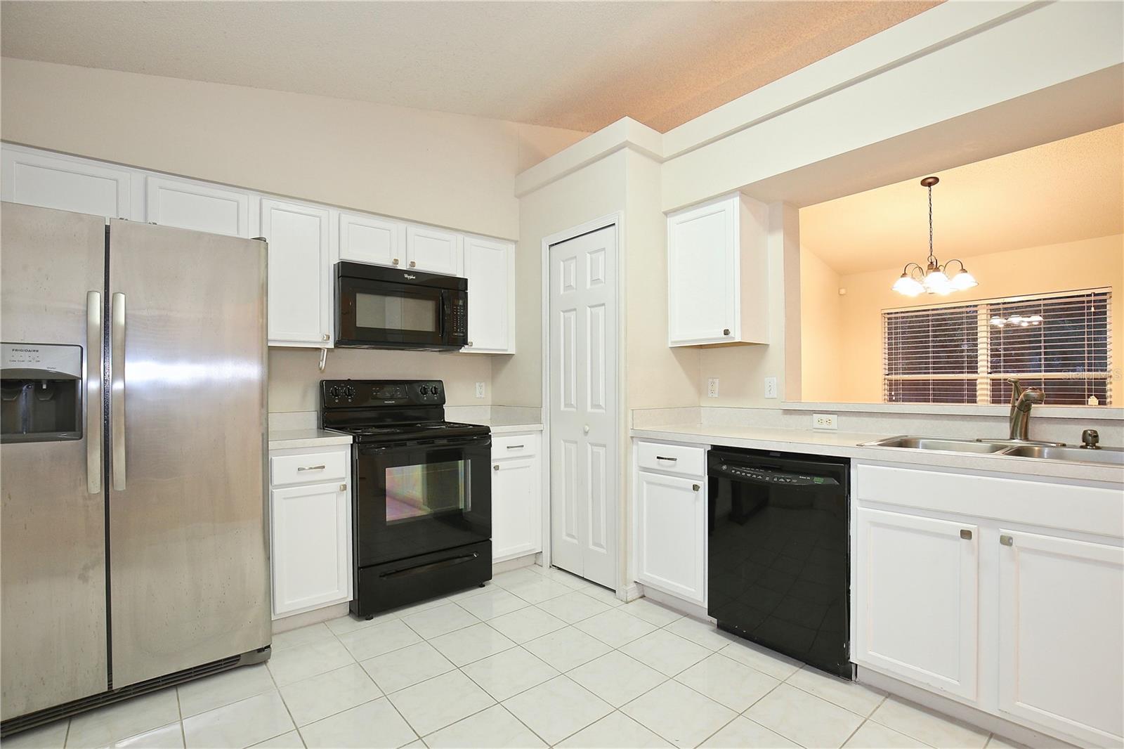 Image 7 of 19 For 10819 Siena Drive