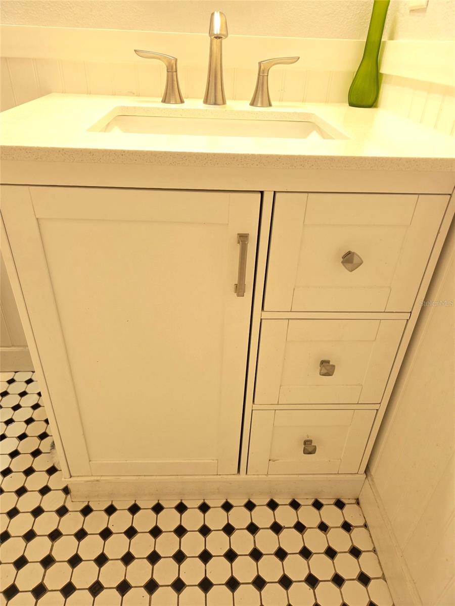 Image 8 of 27 For 2035 Dixie Belle Drive 2035j