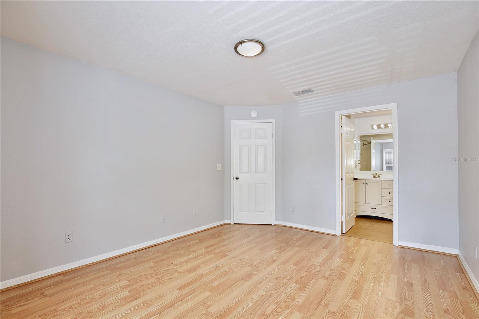 Image 11 of 27 For 8825 Latrec Avenue 6201