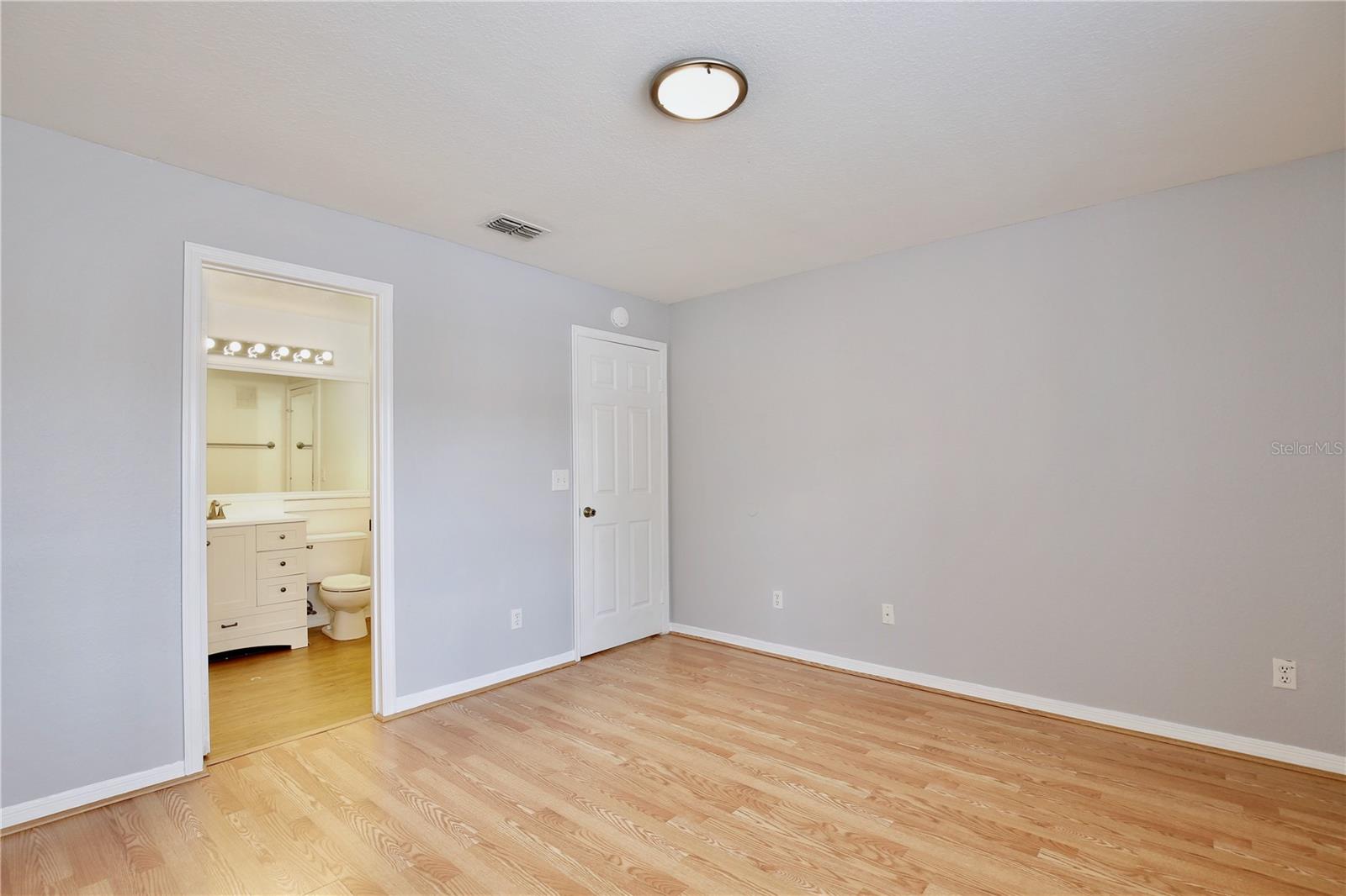 Image 14 of 27 For 8825 Latrec Avenue 6201