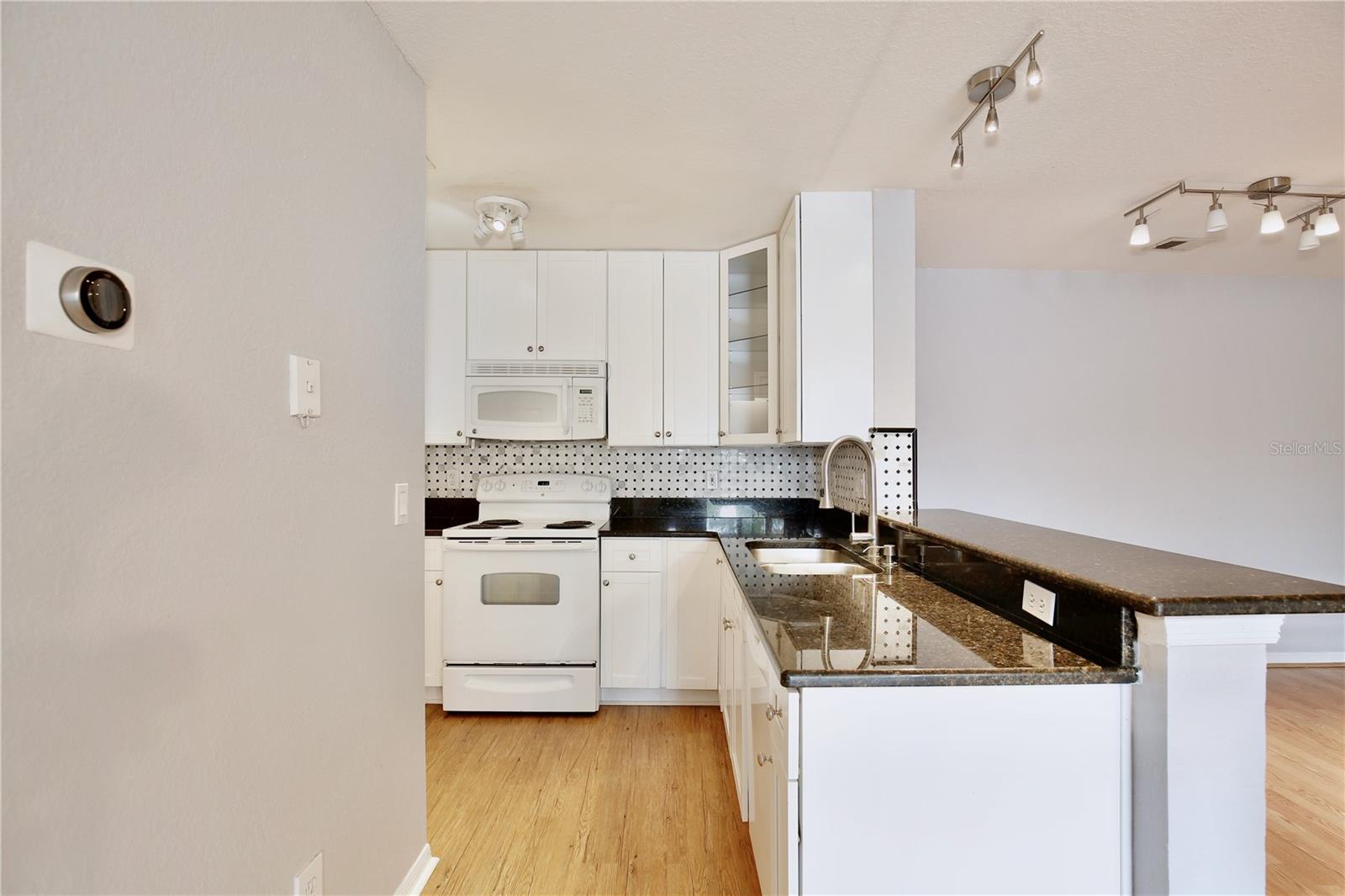 Image 8 of 27 For 8825 Latrec Avenue 6201