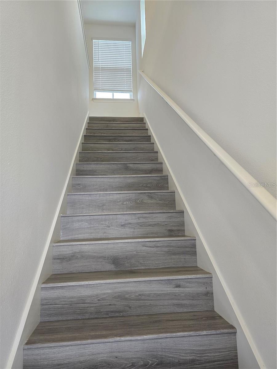 Image 2 of 8 For 9819 Neruda Street