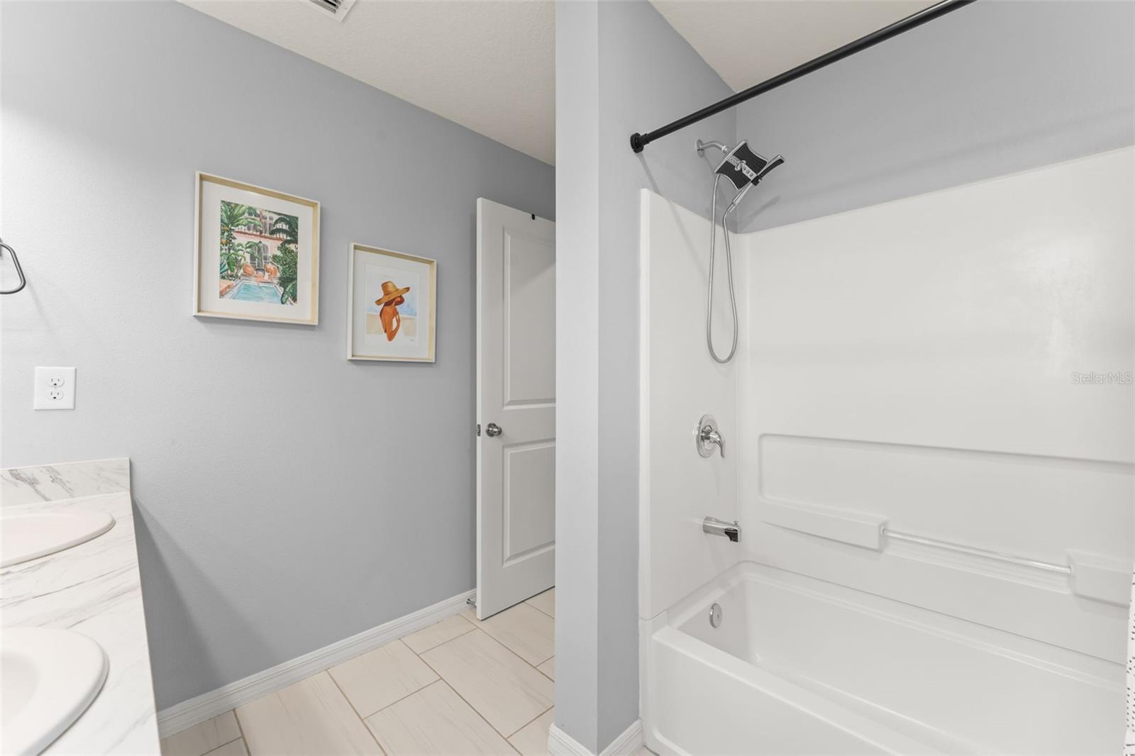 Image 29 of 44 For 13755 Bravante Alley