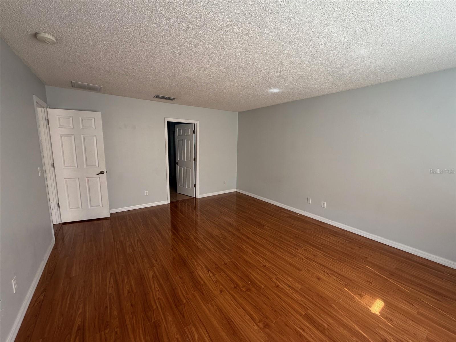 Image 6 of 10 For 2290 The Oaks Boulevard