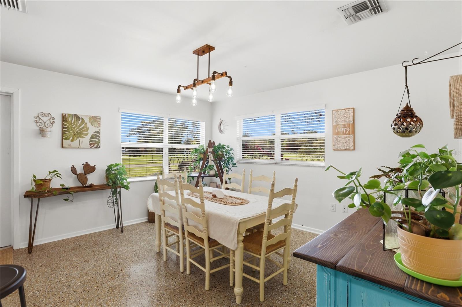 Image 11 of 48 For 408 Dakota Avenue