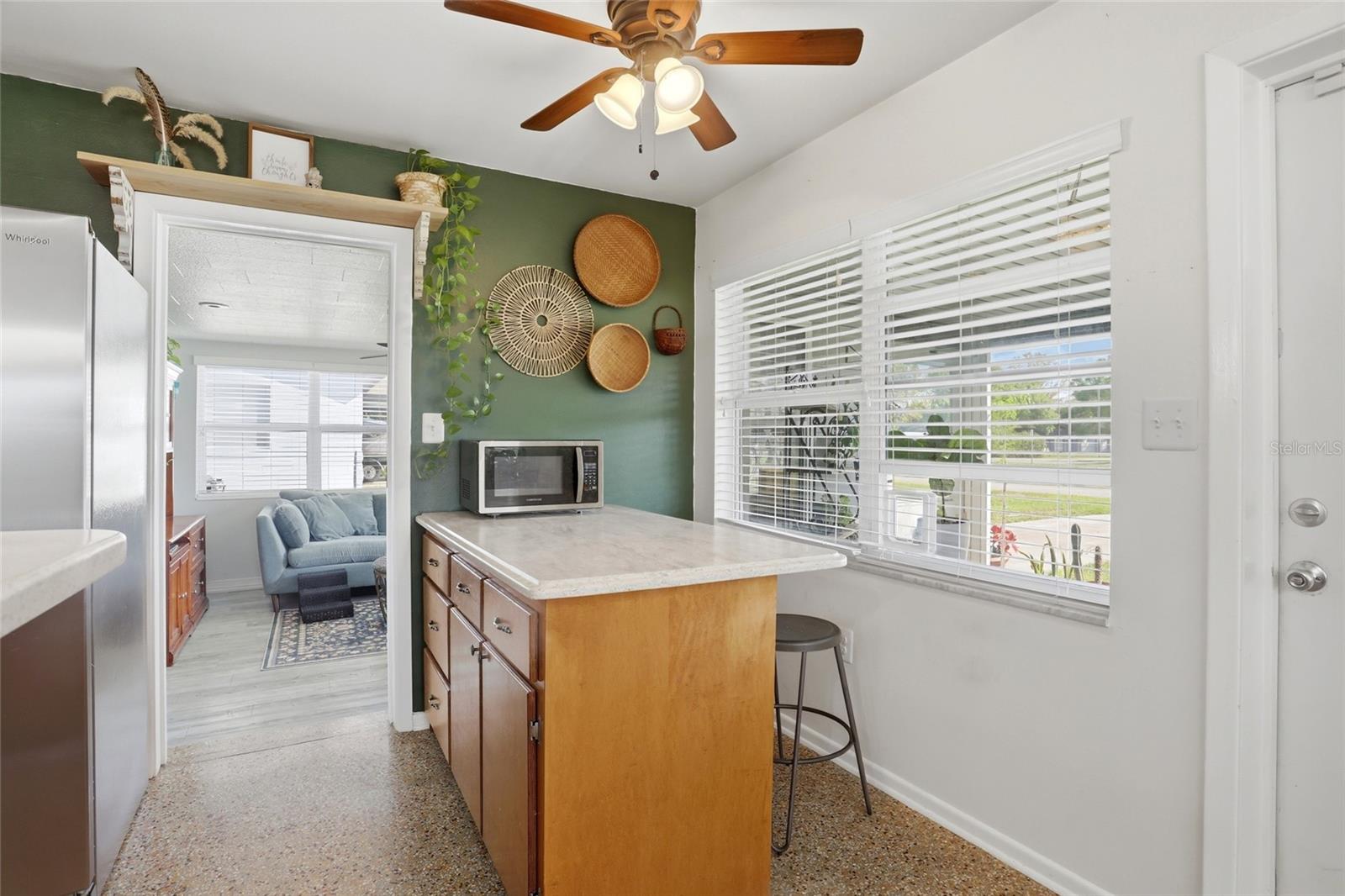 Image 13 of 48 For 408 Dakota Avenue