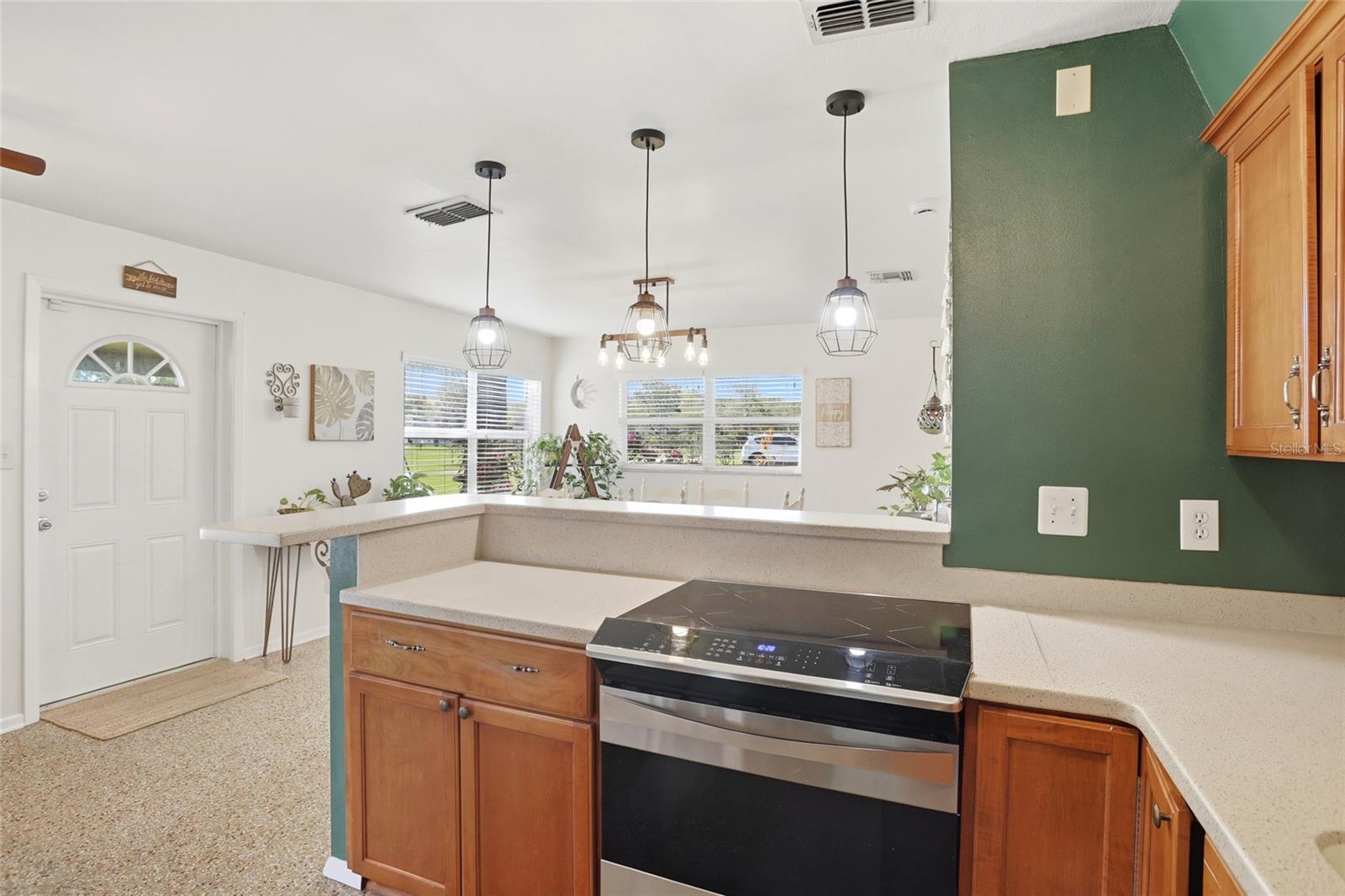 Image 16 of 48 For 408 Dakota Avenue