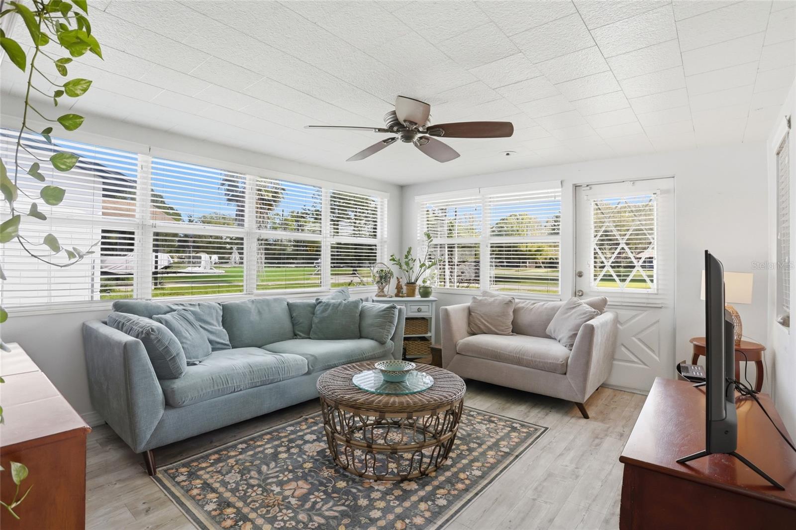 Image 18 of 48 For 408 Dakota Avenue