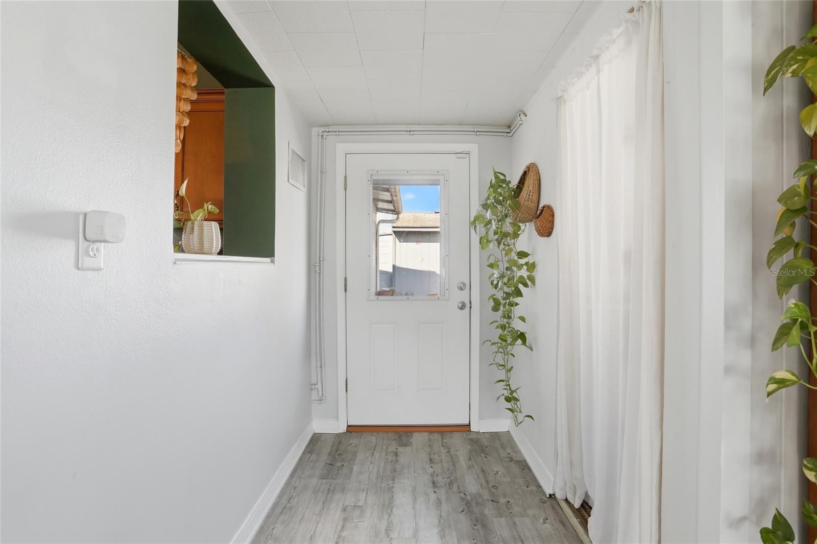 Image 28 of 48 For 408 Dakota Avenue