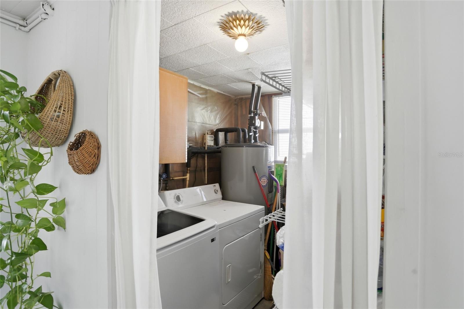 Image 29 of 48 For 408 Dakota Avenue