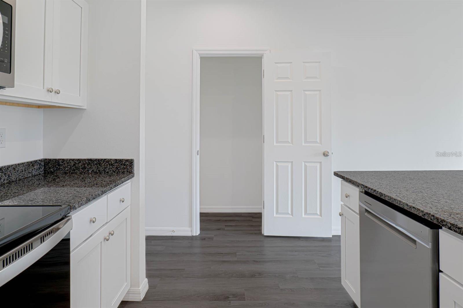 Image 7 of 25 For 442 Tobias Street