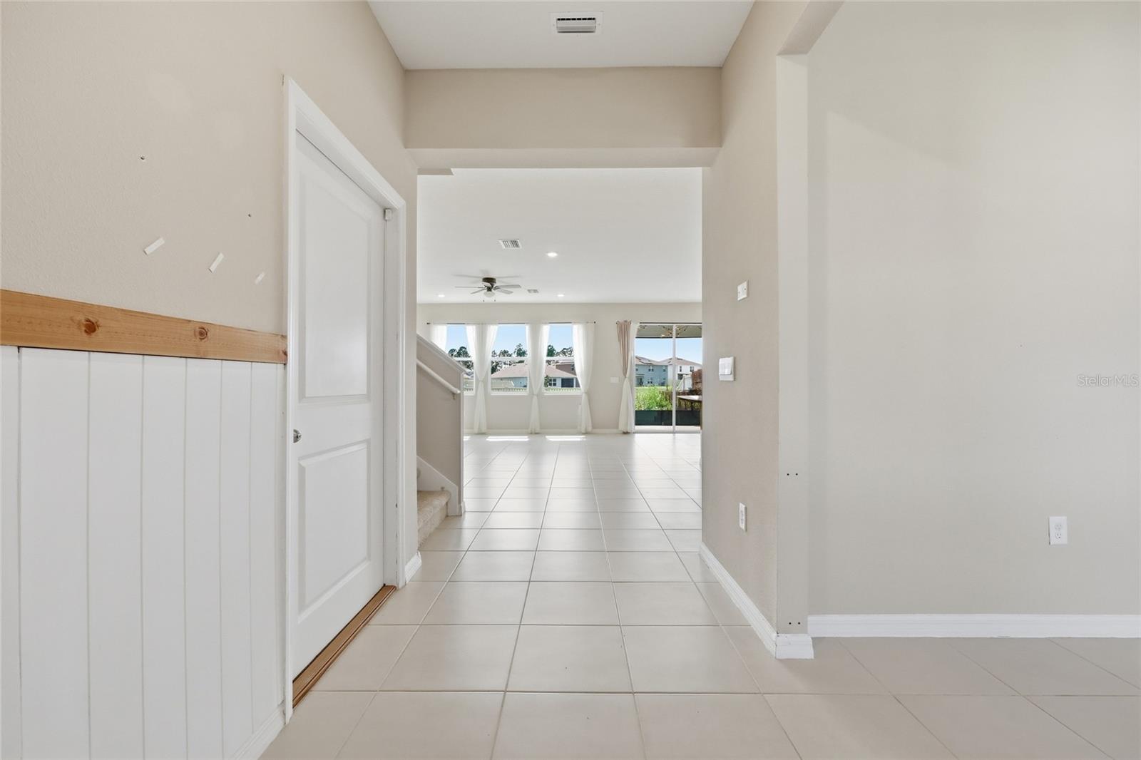 Image 11 of 48 For 1516 Tropical Oasis Avenue