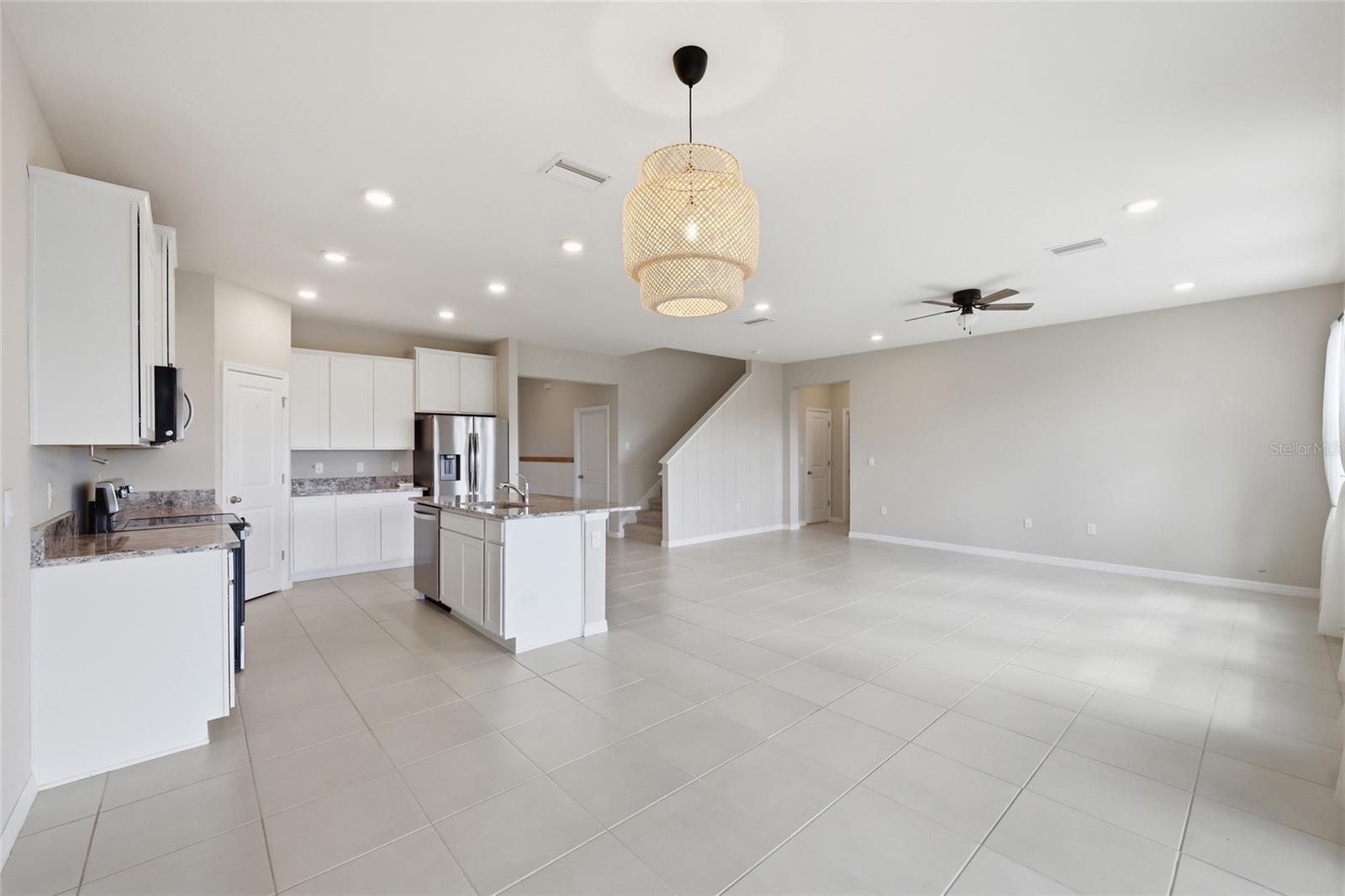 Image 18 of 48 For 1516 Tropical Oasis Avenue