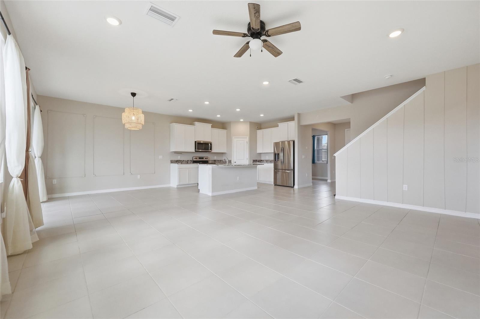 Image 21 of 48 For 1516 Tropical Oasis Avenue