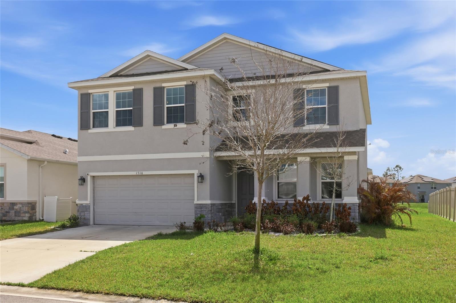 Image 3 of 48 For 1516 Tropical Oasis Avenue