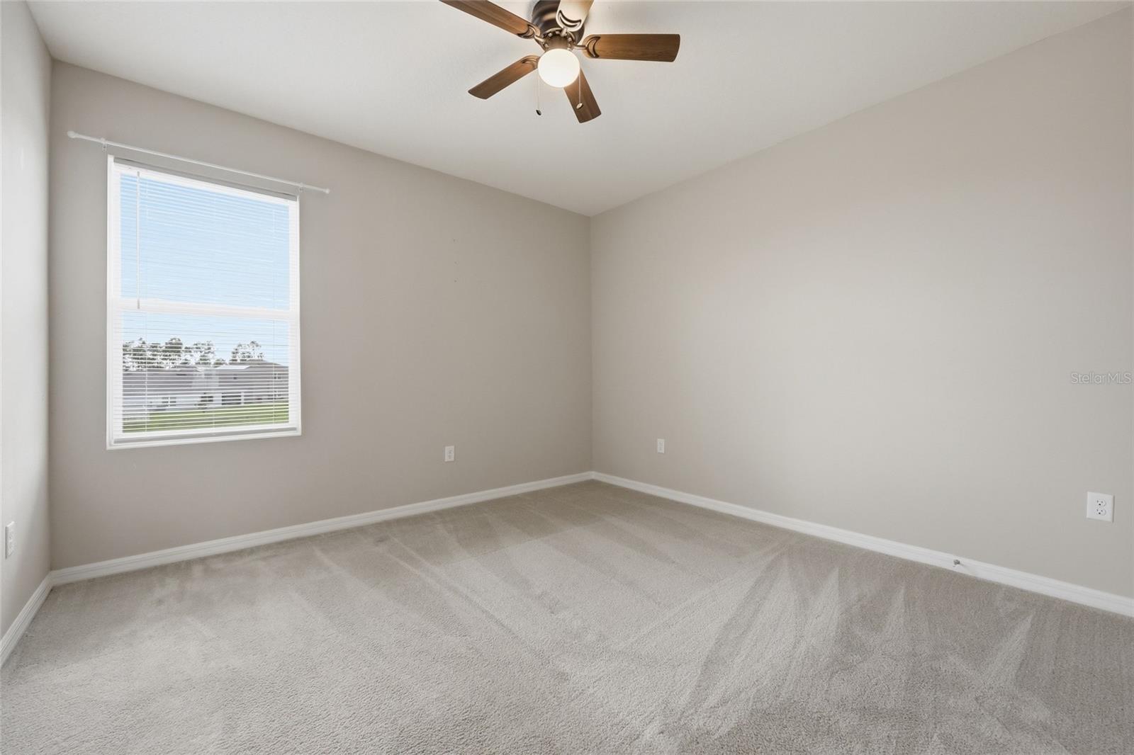 Image 31 of 48 For 1516 Tropical Oasis Avenue