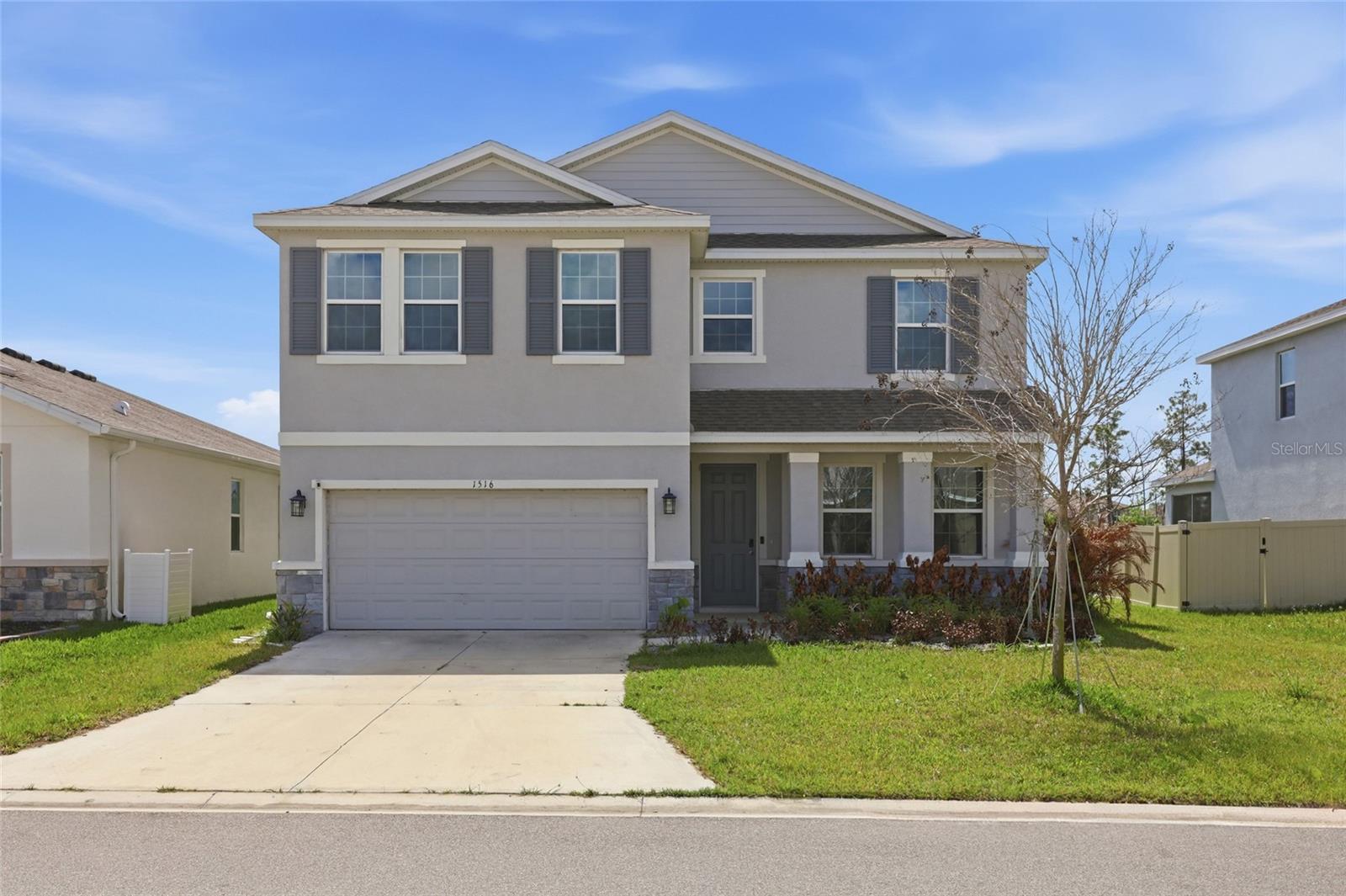 Image 4 of 48 For 1516 Tropical Oasis Avenue