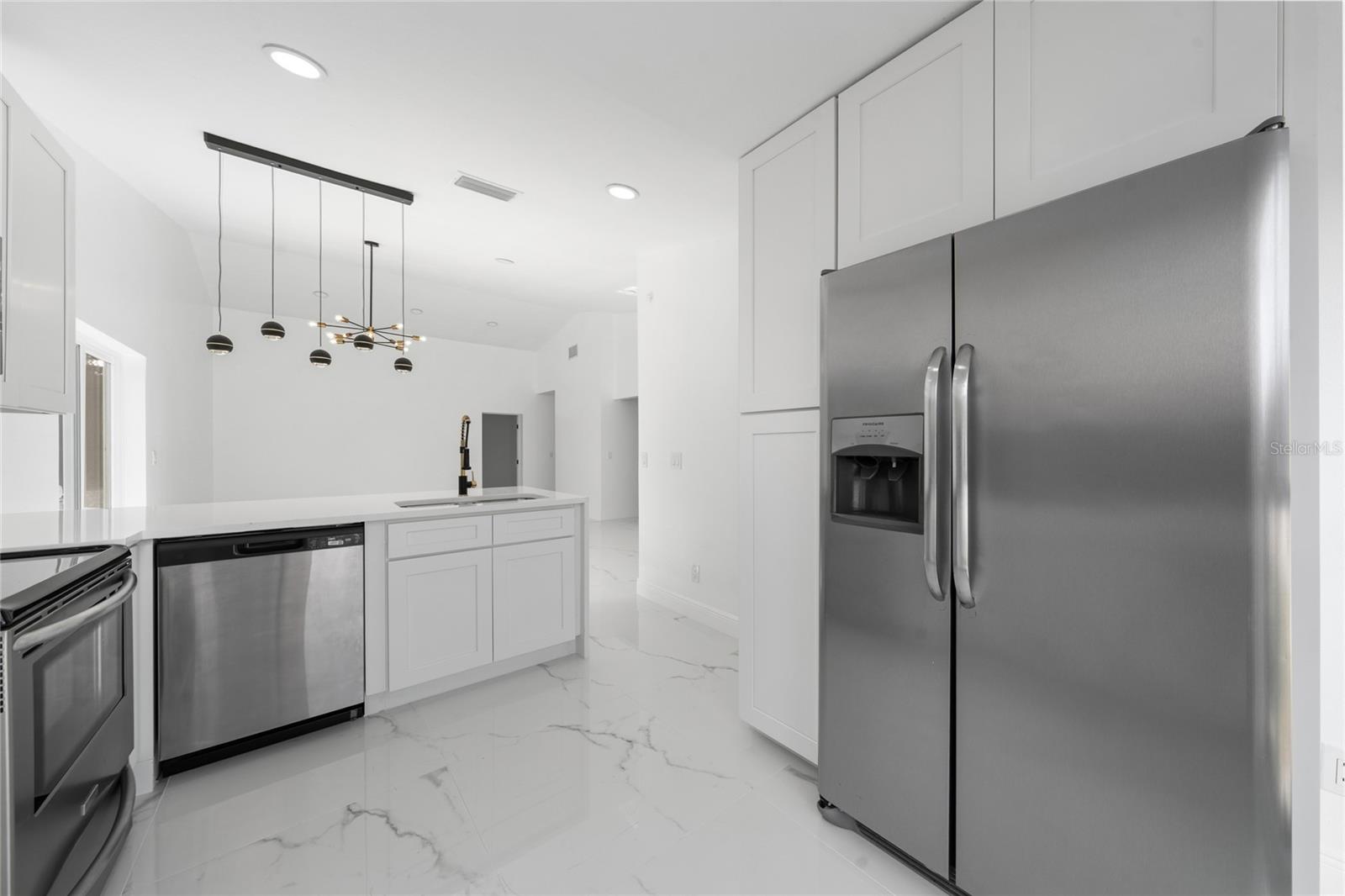 Image 6 of 28 For 5670 Breckenridge Circle