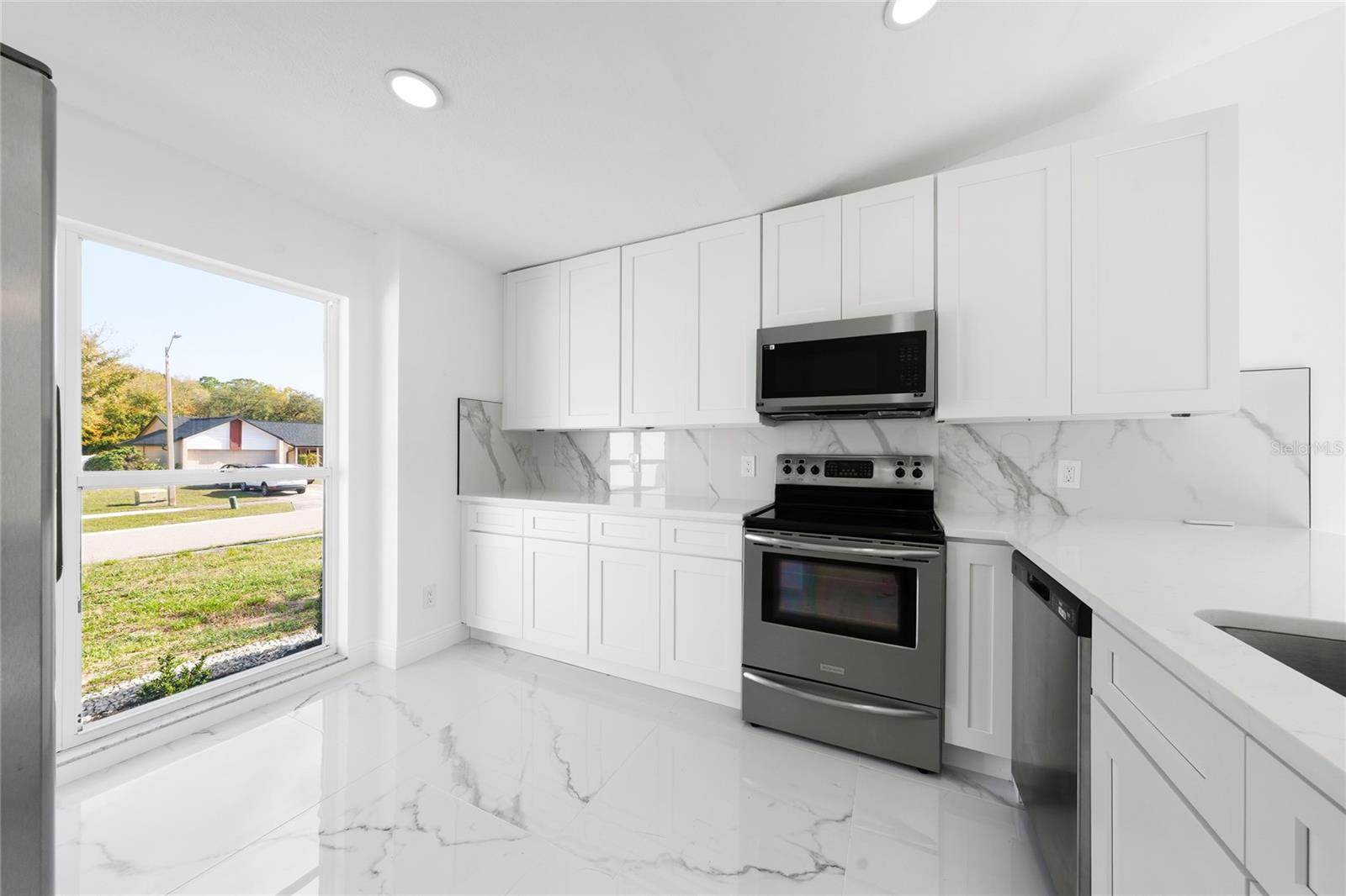 Image 7 of 28 For 5670 Breckenridge Circle