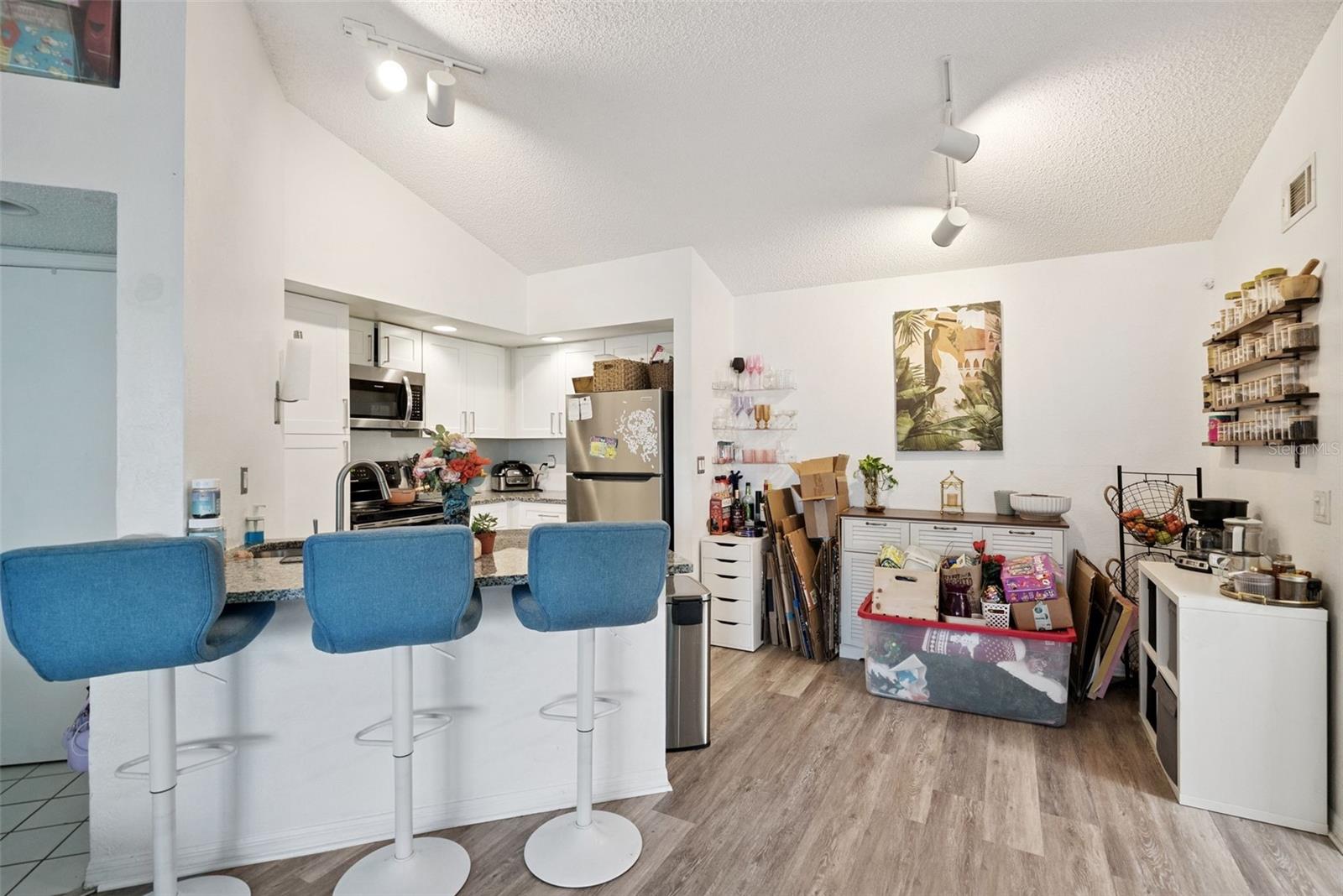 Image 11 of 21 For 4642 Commander Drive 938