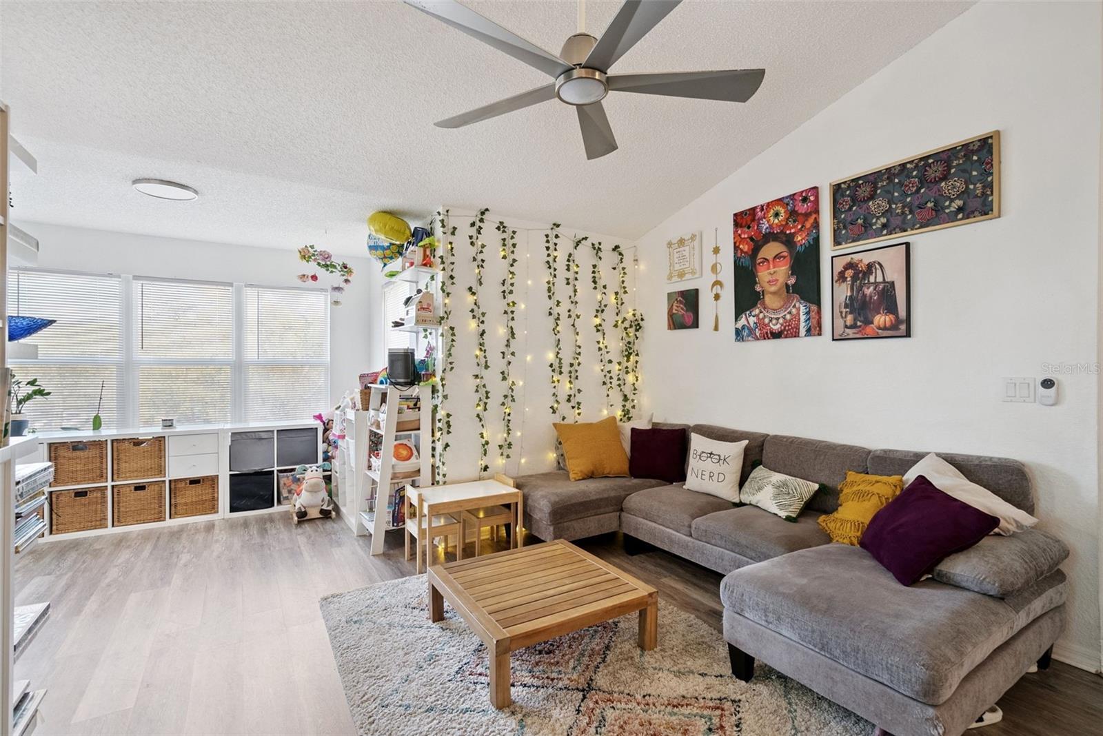 Image 6 of 21 For 4642 Commander Drive 938