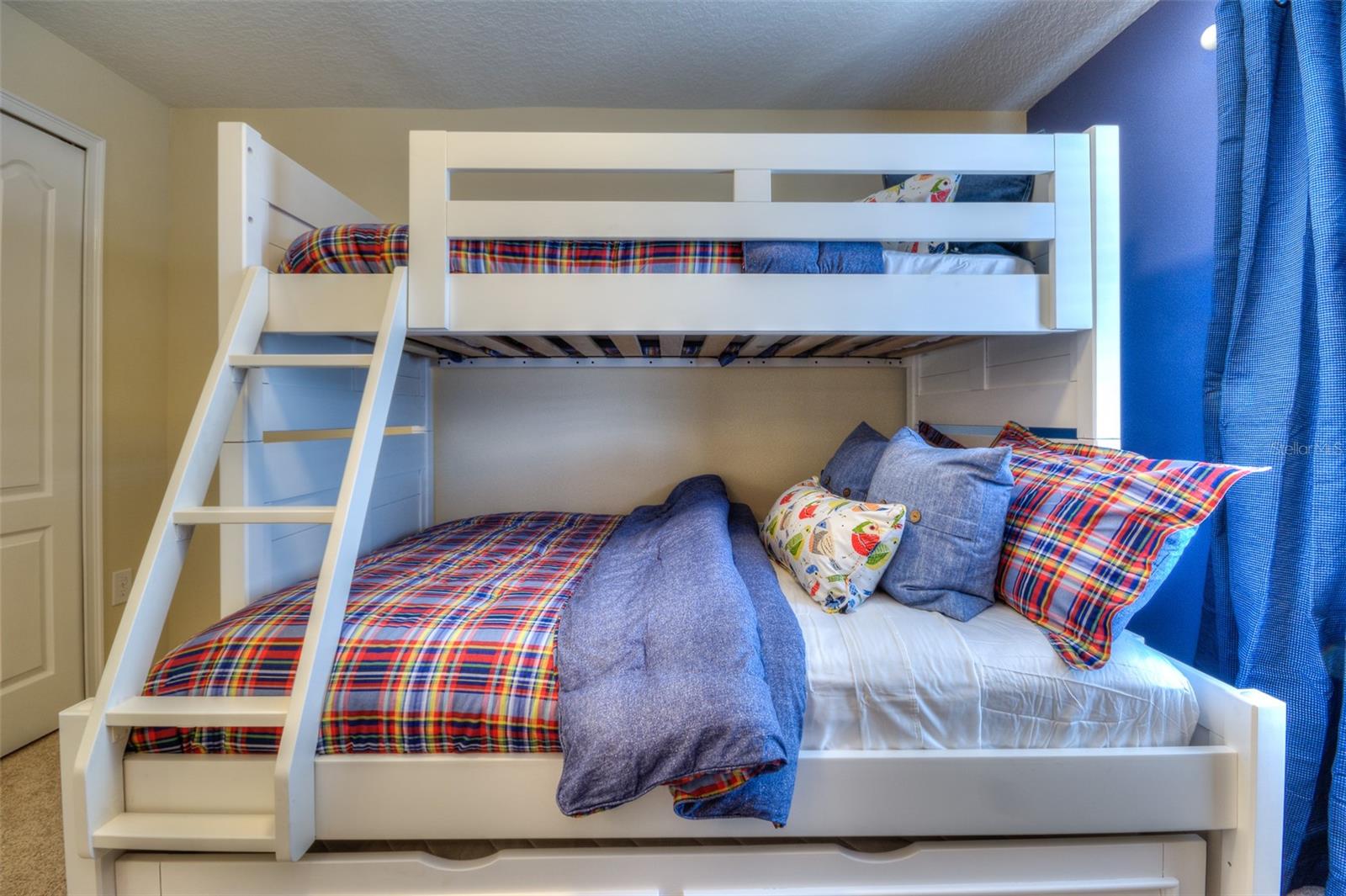 Image 25 of 42 For 4895 Clock Tower Drive