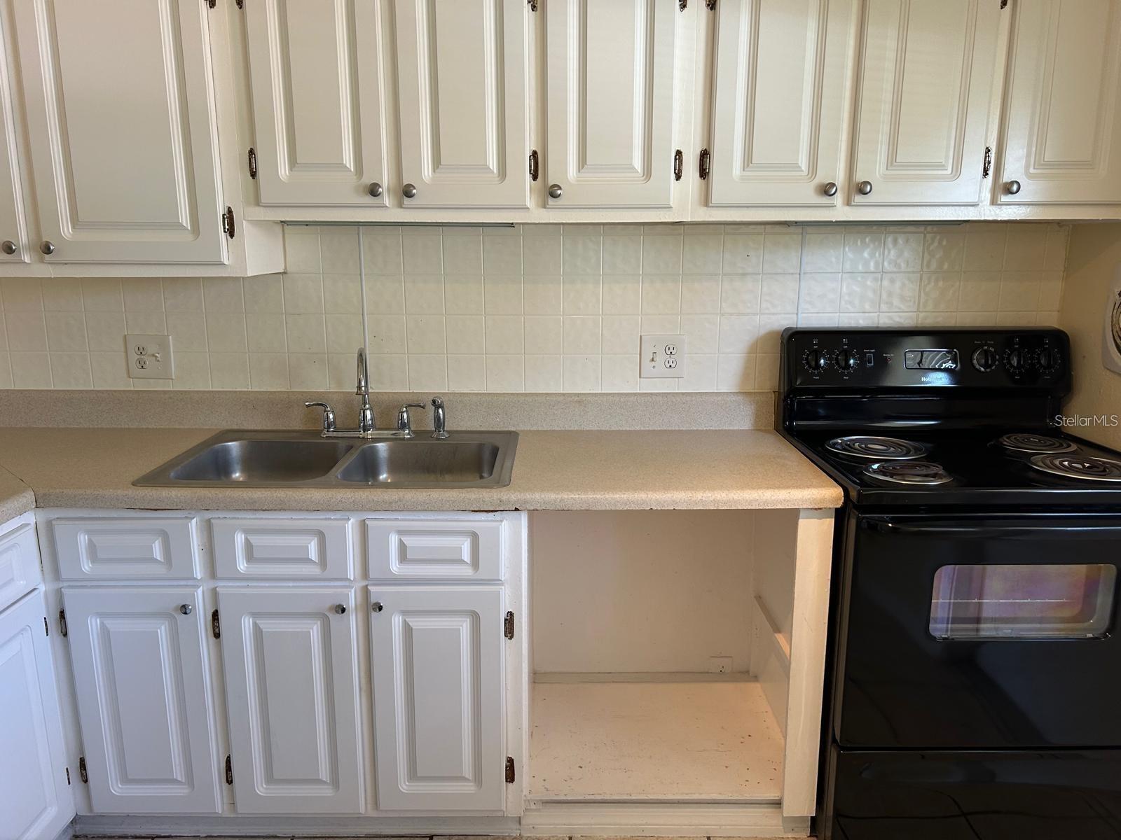 Image 8 of 17 For 1627 Oak Ridge Road D