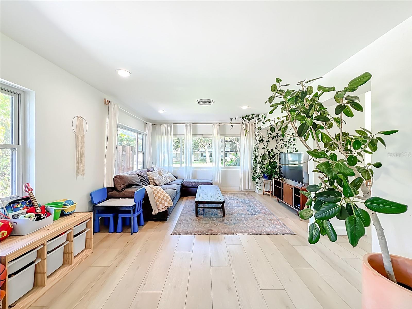 Image 16 of 60 For 535 Pawnee Trail