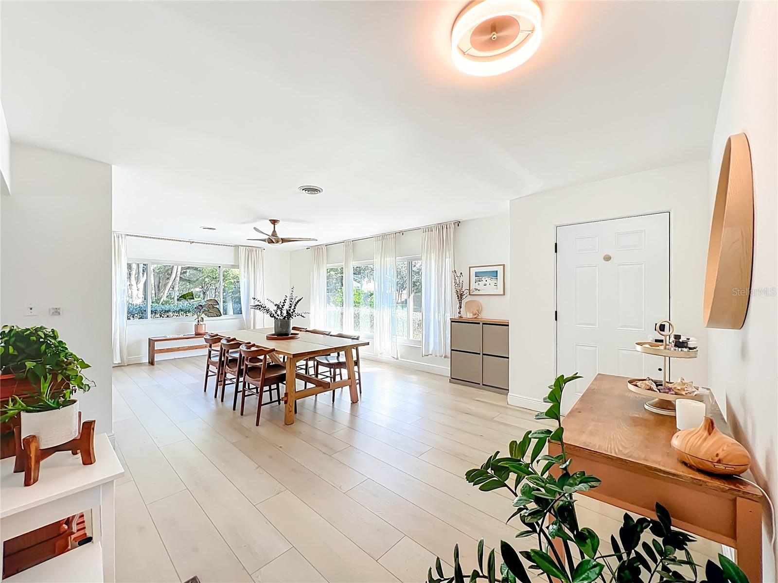 Image 4 of 60 For 535 Pawnee Trail