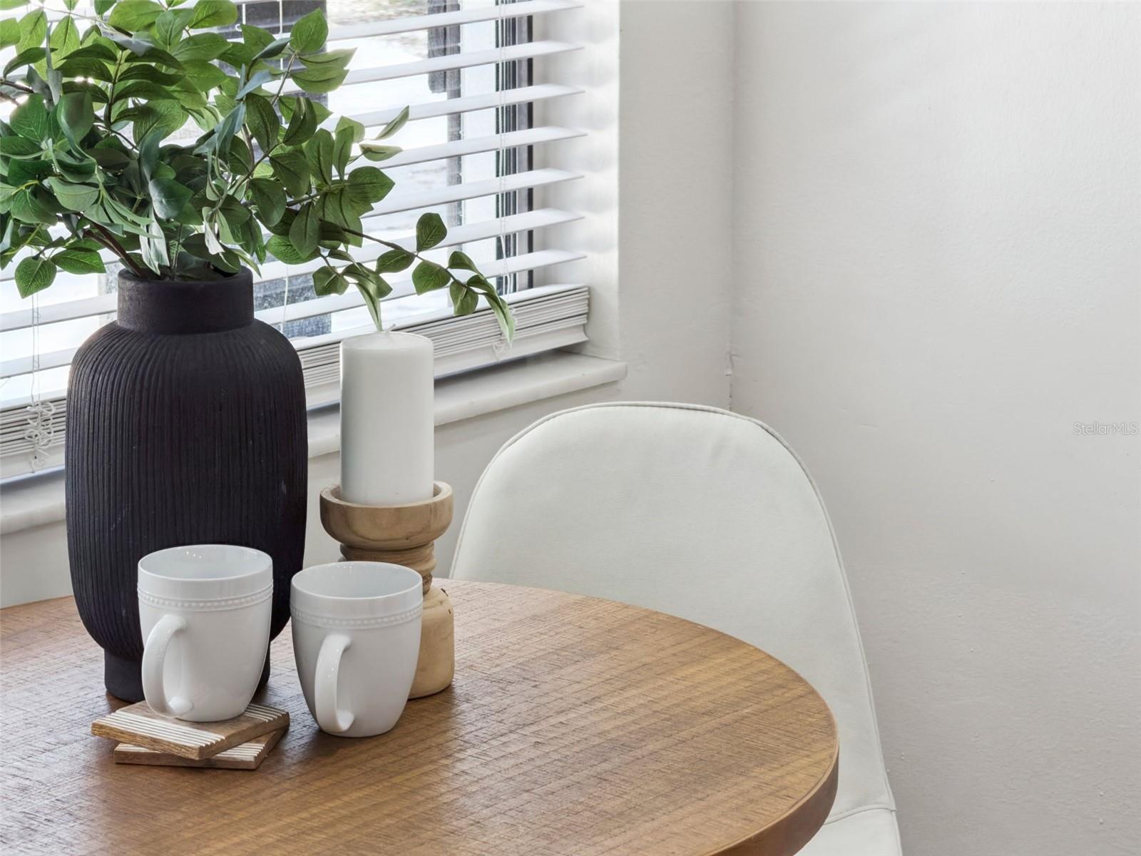 Image 13 of 53 For 1230 Hollyridge Trail