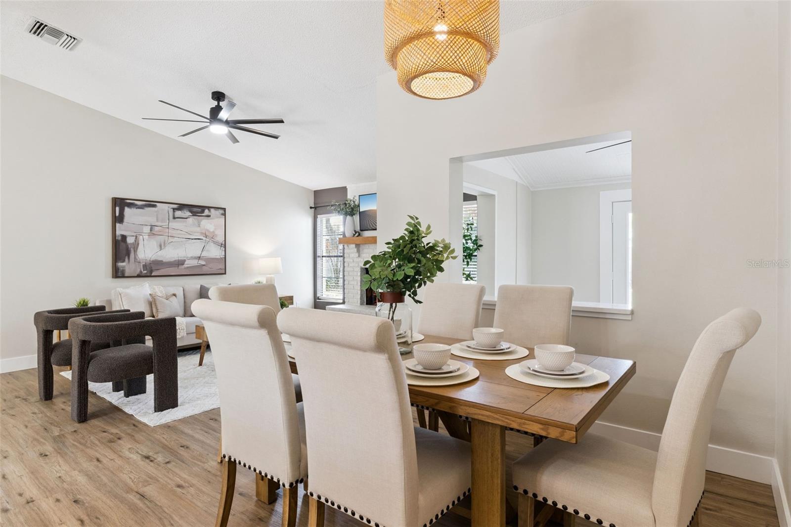 Image 17 of 53 For 1230 Hollyridge Trail