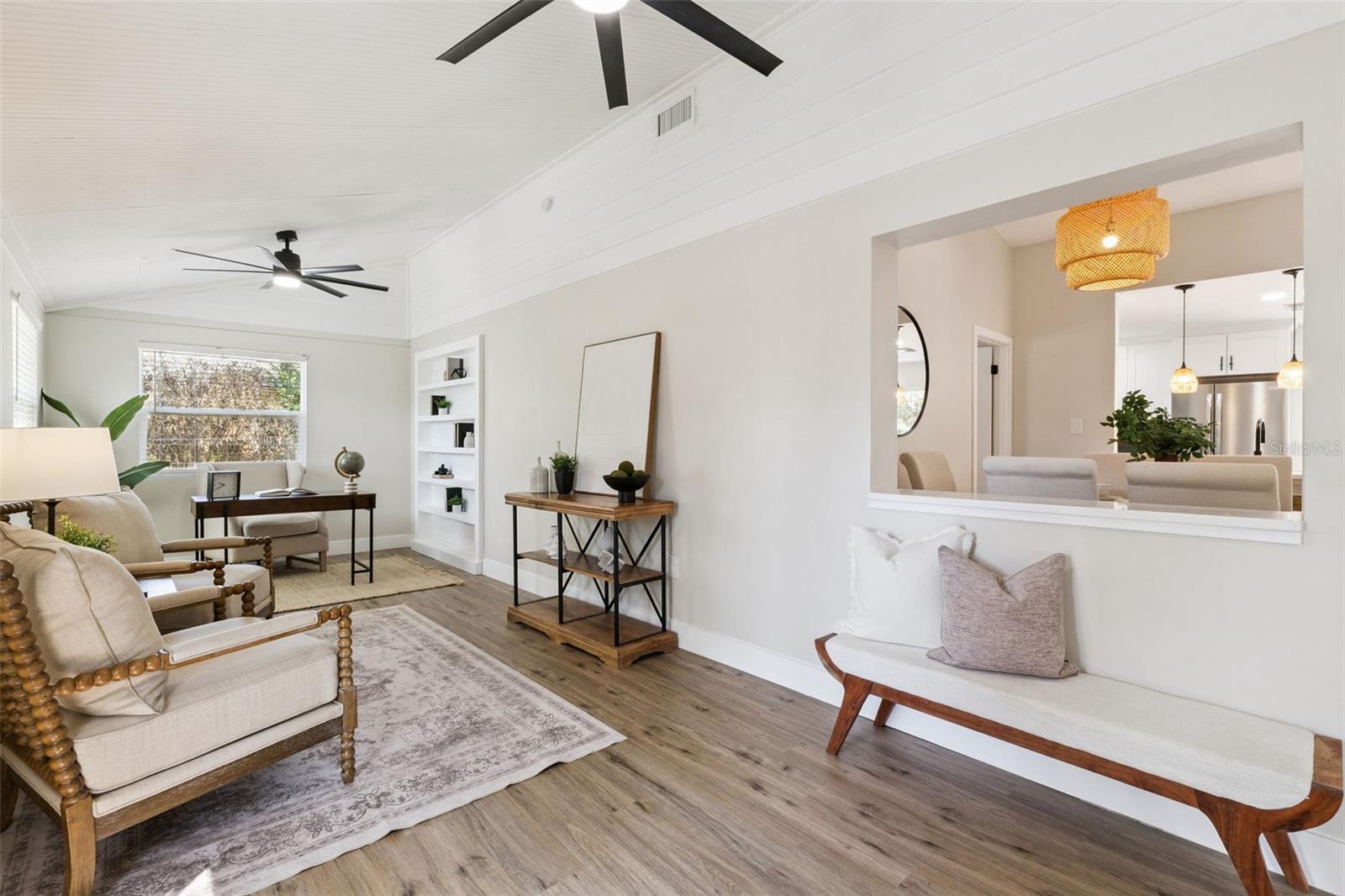 Image 19 of 53 For 1230 Hollyridge Trail