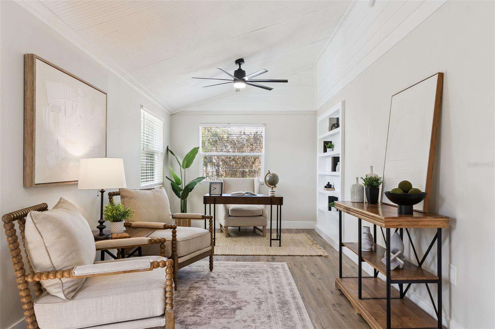 Image 20 of 53 For 1230 Hollyridge Trail