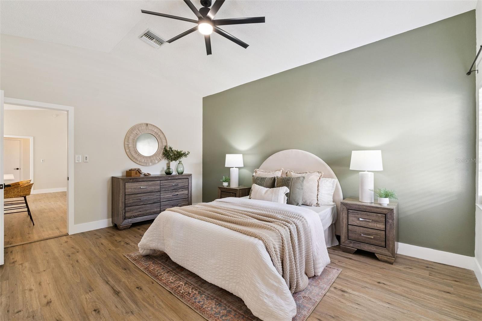 Image 22 of 53 For 1230 Hollyridge Trail