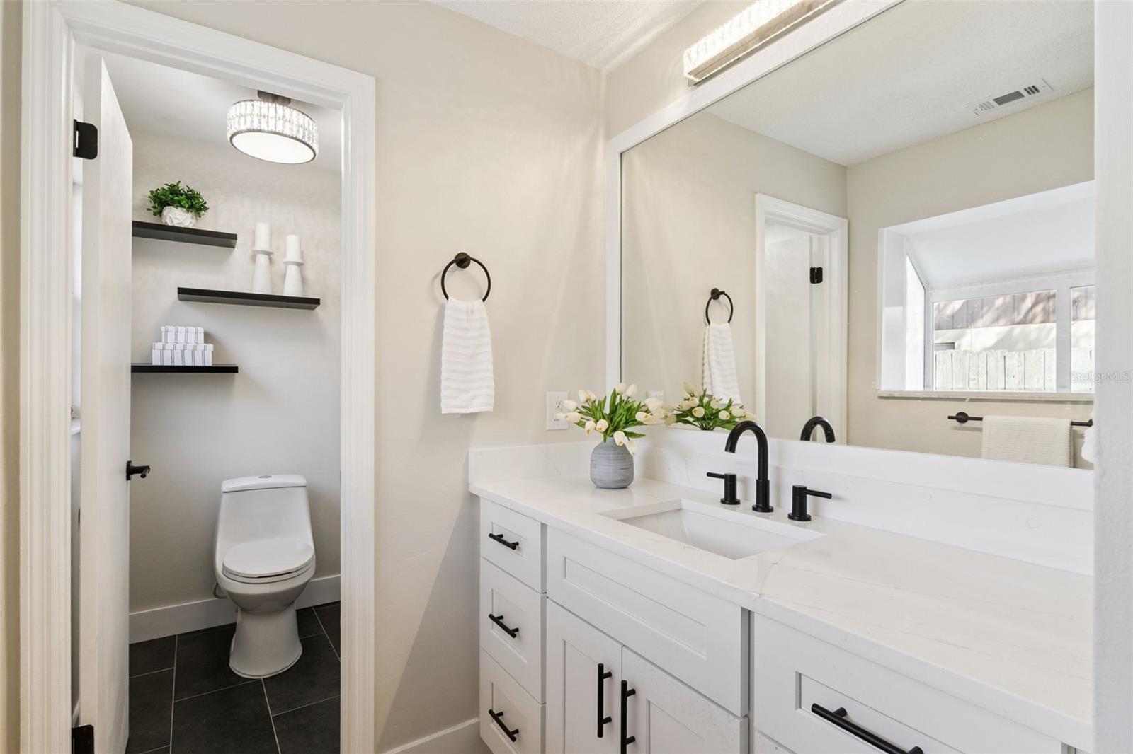 Image 24 of 53 For 1230 Hollyridge Trail