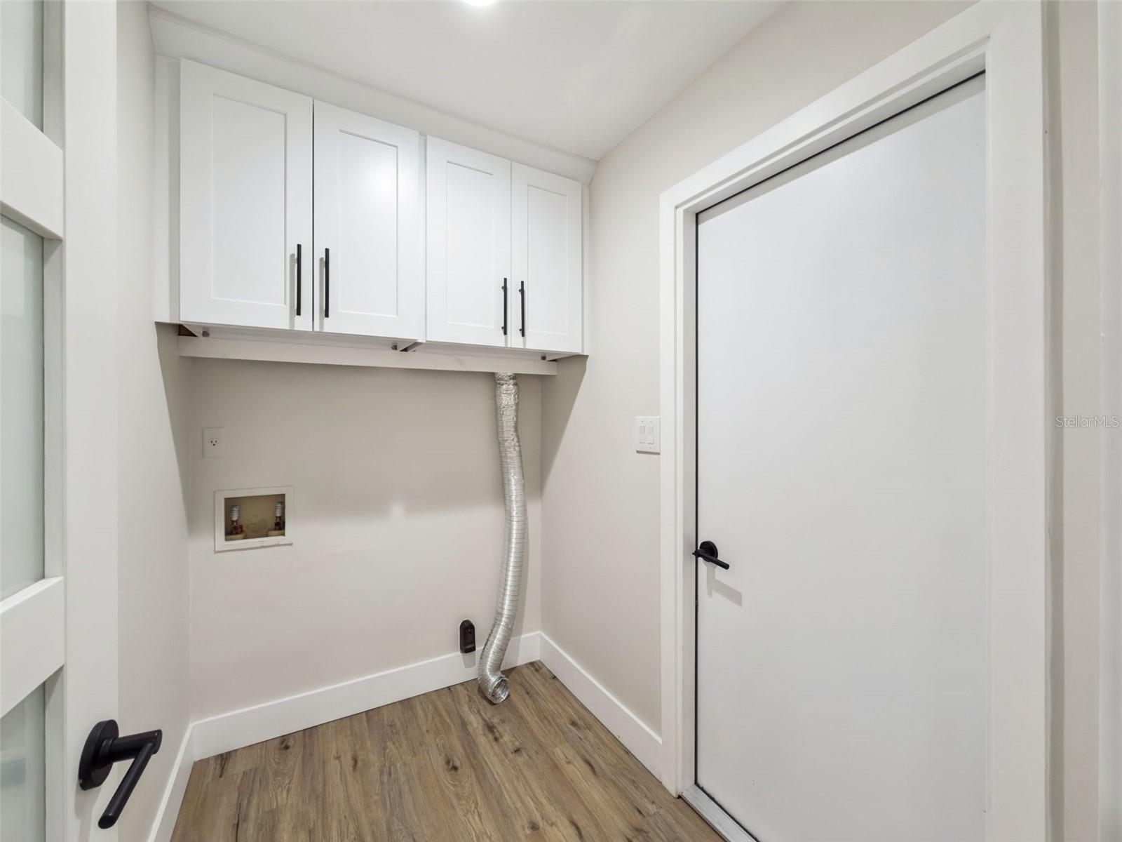 Image 29 of 53 For 1230 Hollyridge Trail