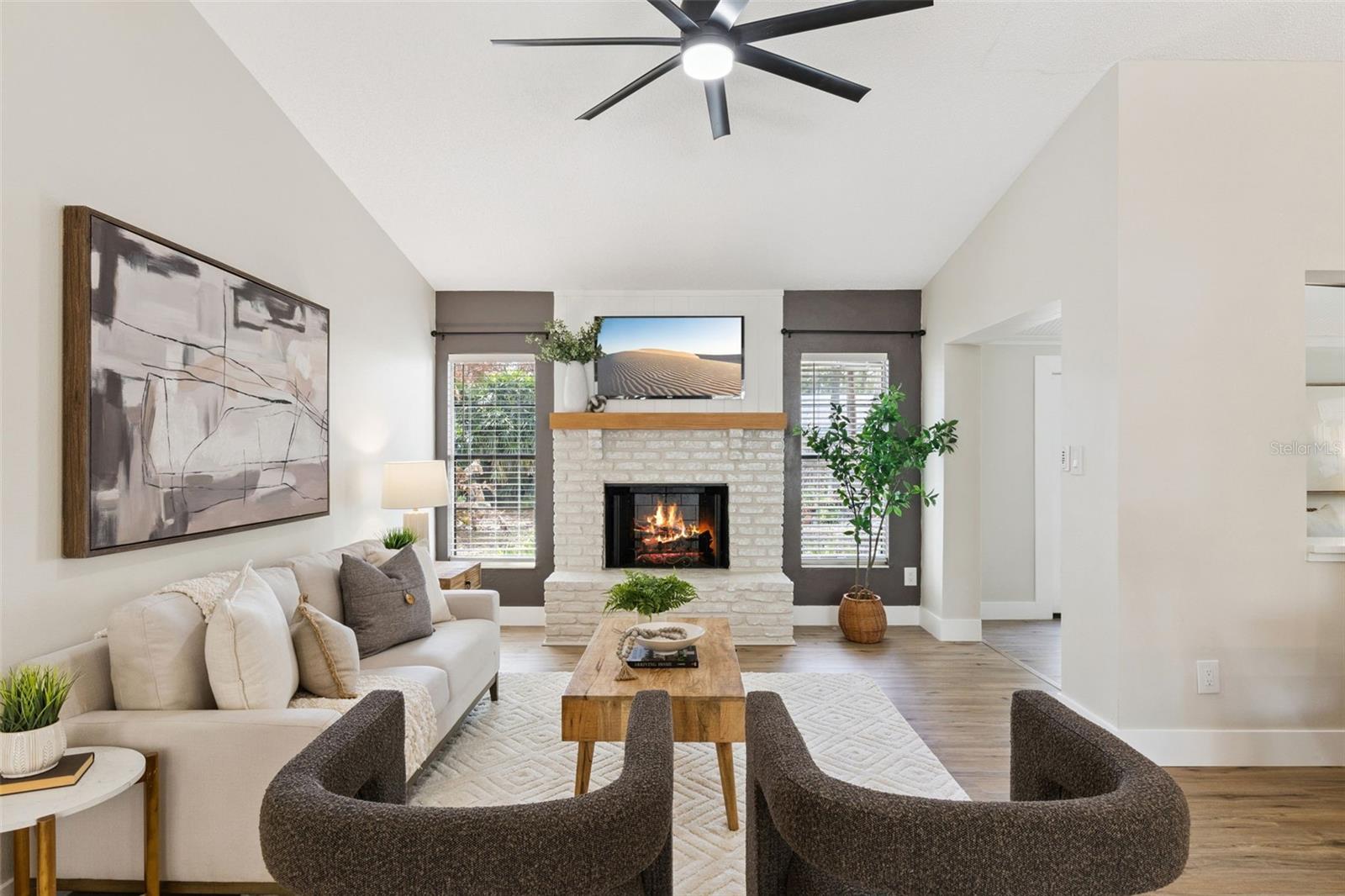 Image 3 of 53 For 1230 Hollyridge Trail