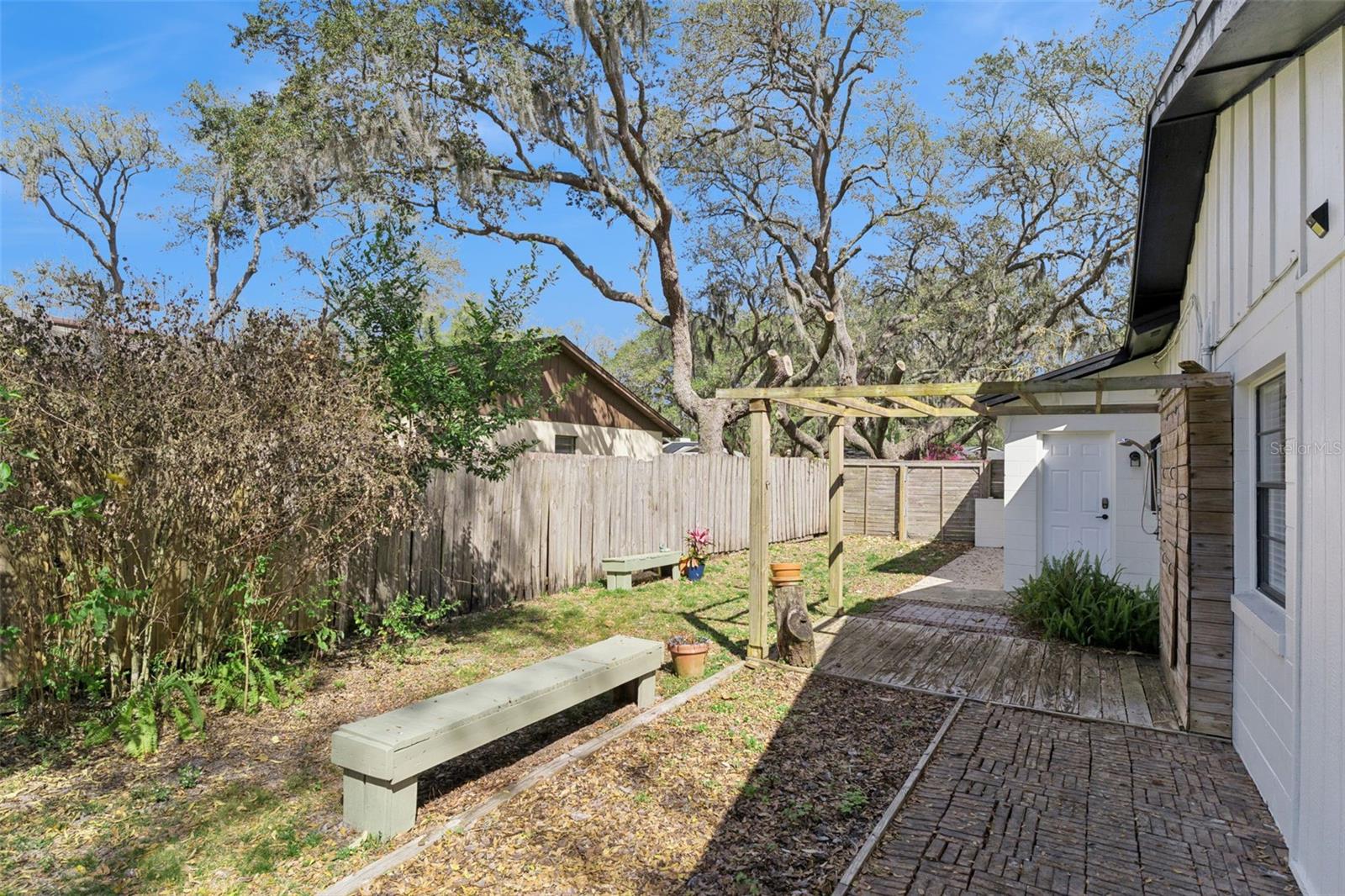 Image 31 of 53 For 1230 Hollyridge Trail