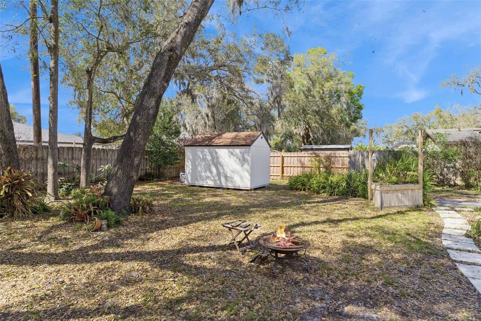 Image 32 of 53 For 1230 Hollyridge Trail