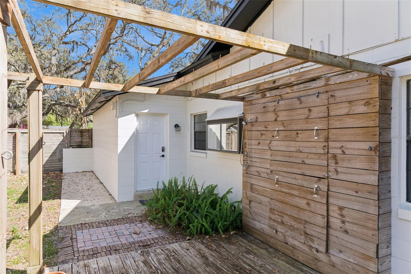 Image 34 of 53 For 1230 Hollyridge Trail