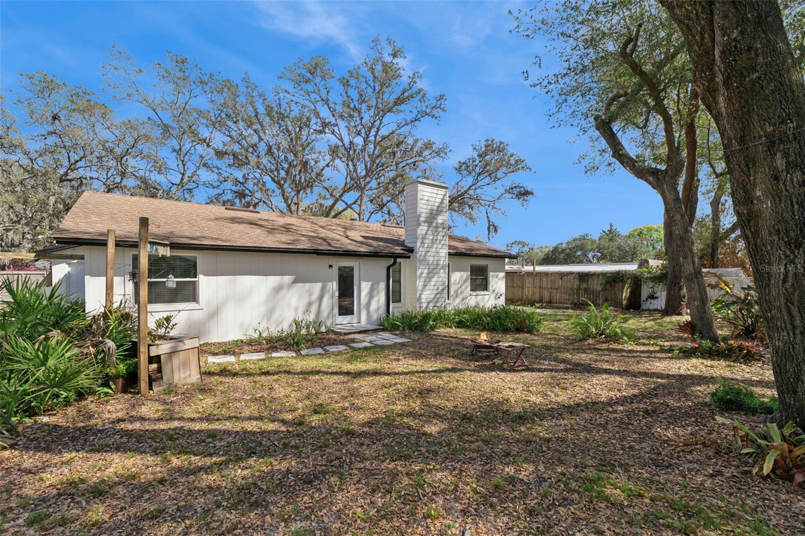 Image 37 of 53 For 1230 Hollyridge Trail