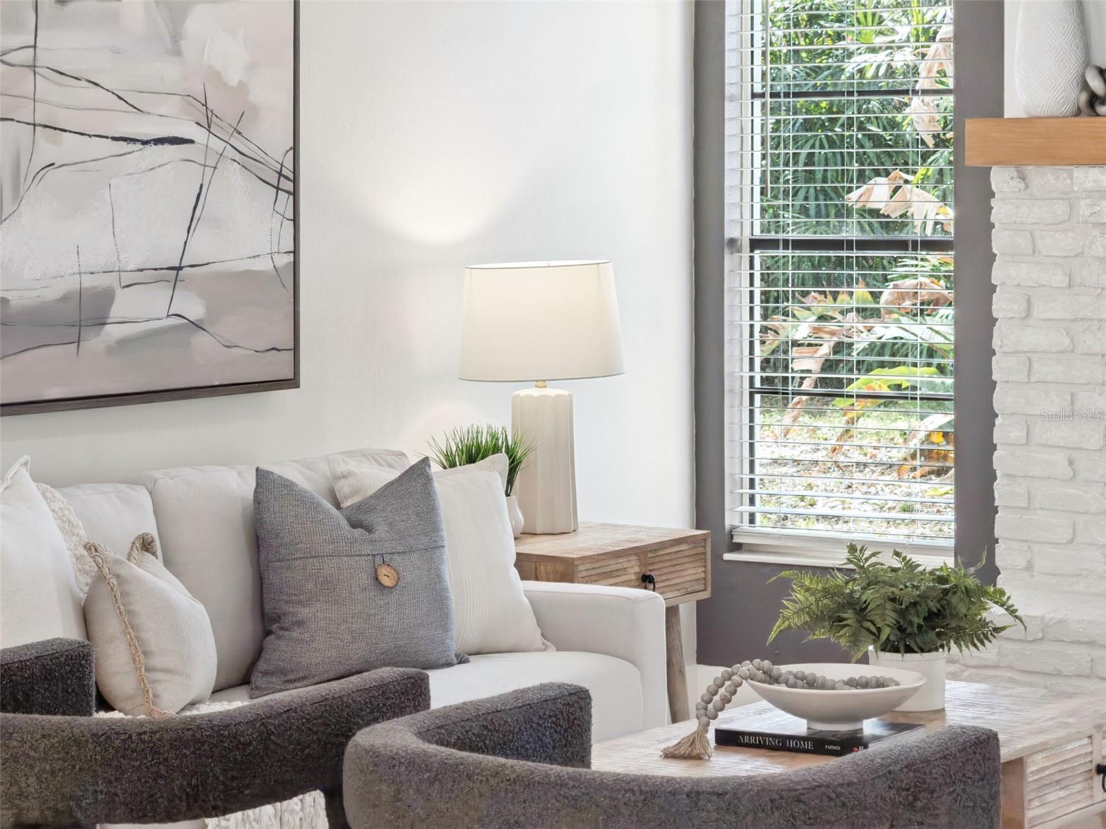 Image 6 of 53 For 1230 Hollyridge Trail