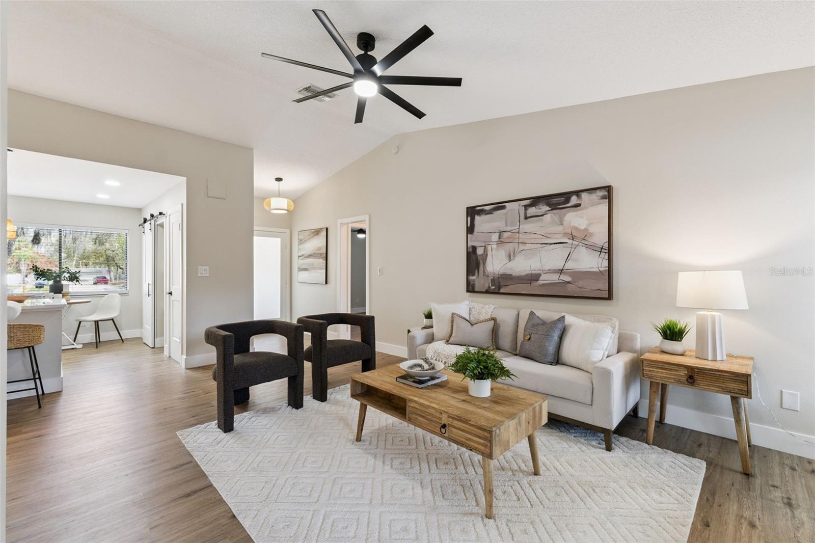 Image 7 of 53 For 1230 Hollyridge Trail