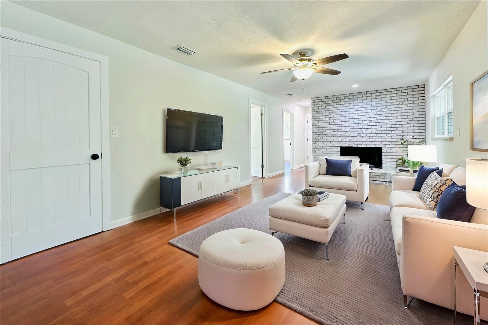 Image 11 of 38 For 391 Floral Drive