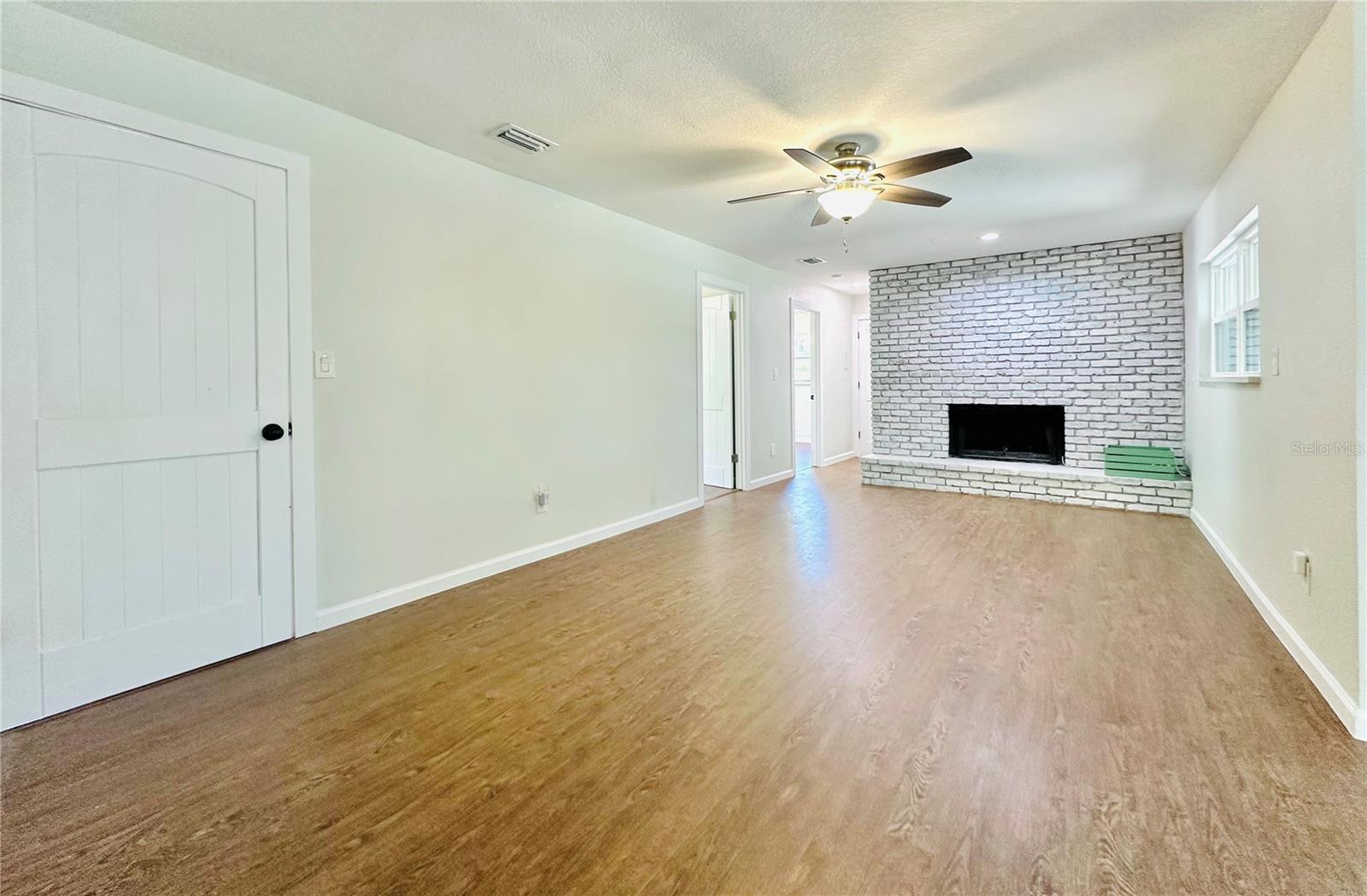 Image 12 of 38 For 391 Floral Drive