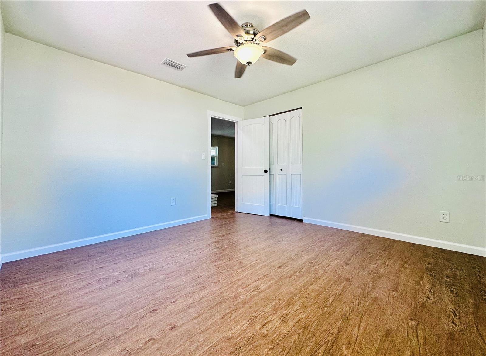 Image 20 of 38 For 391 Floral Drive