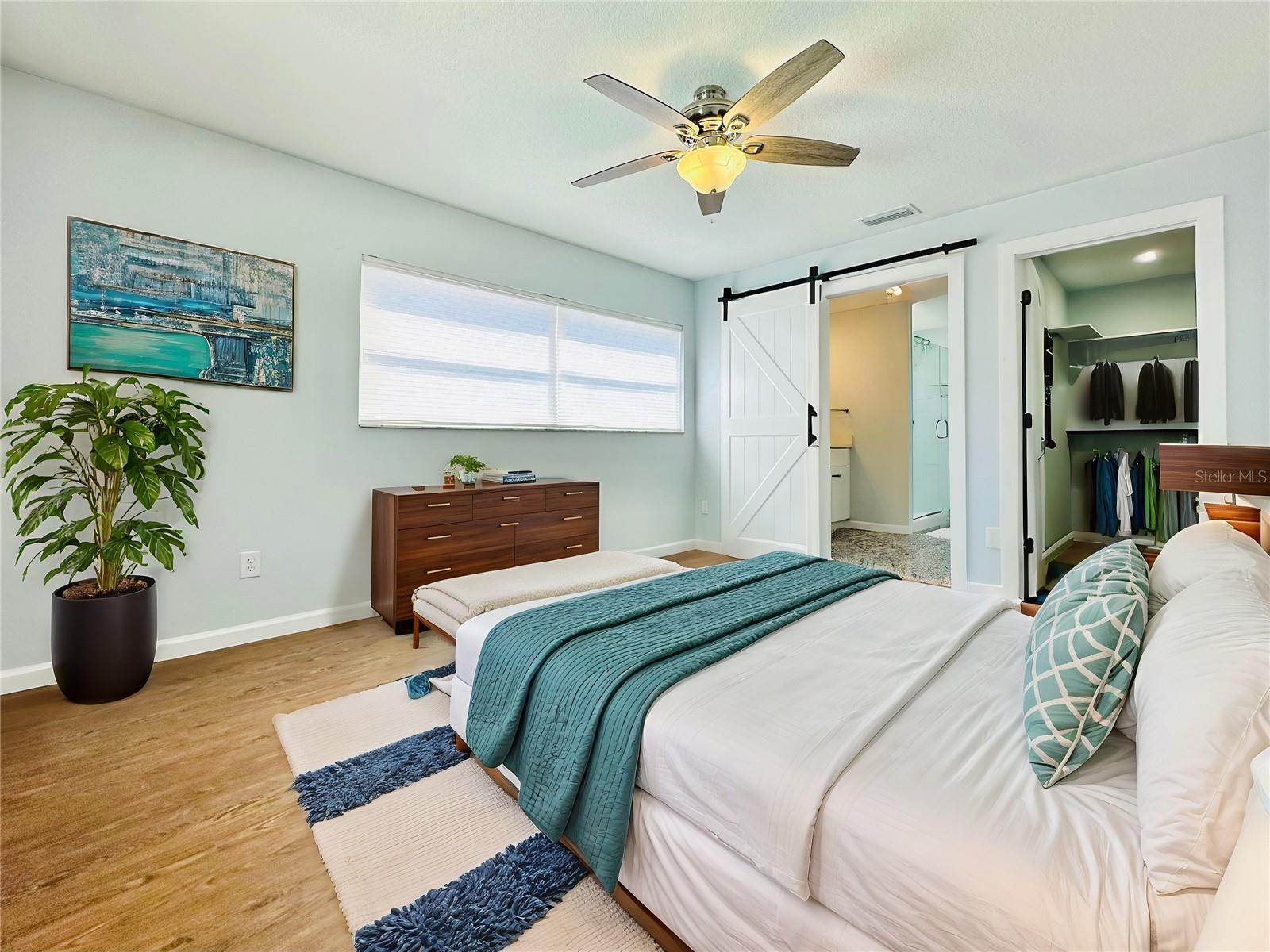 Image 25 of 38 For 391 Floral Drive