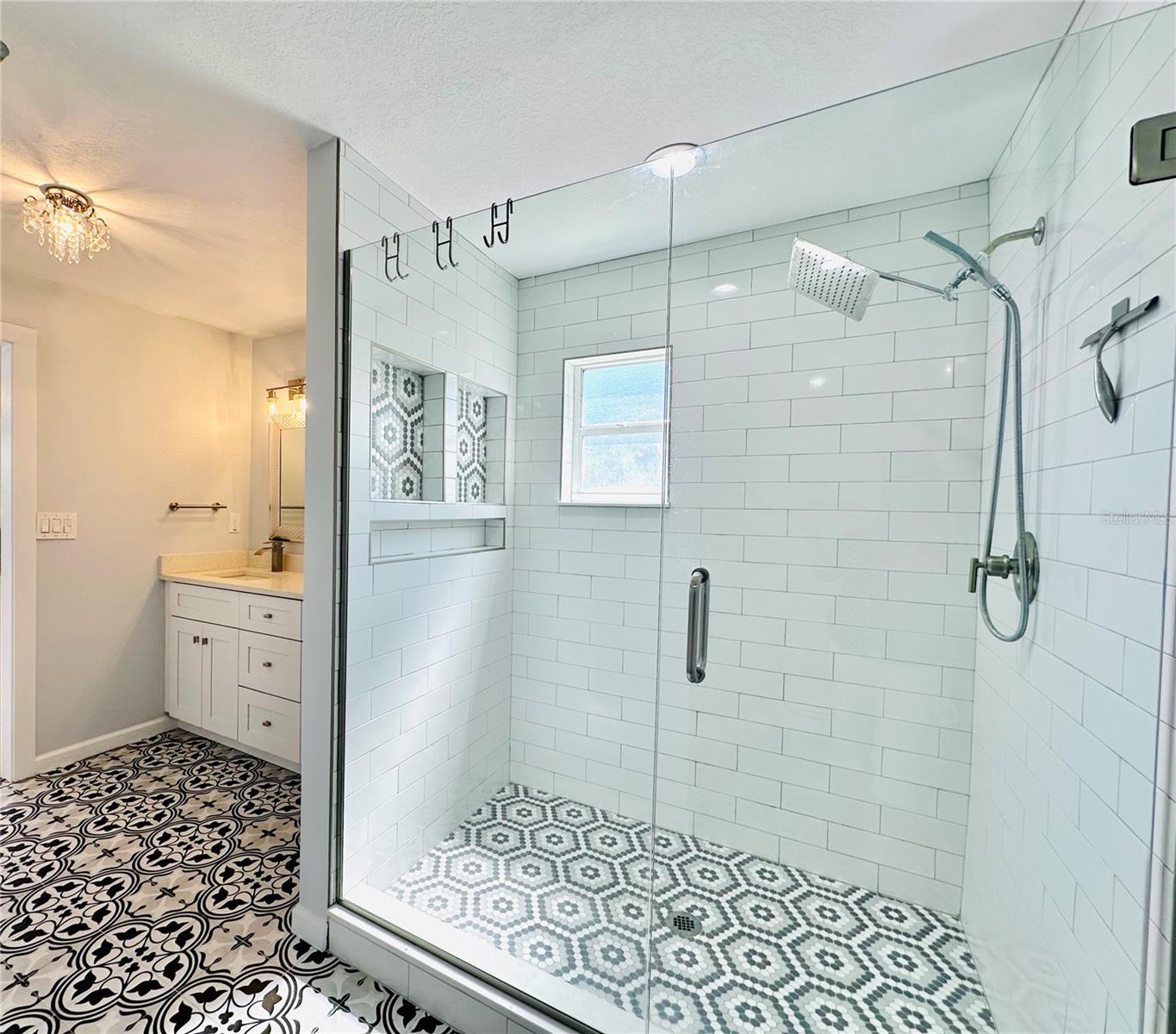 Image 30 of 38 For 391 Floral Drive