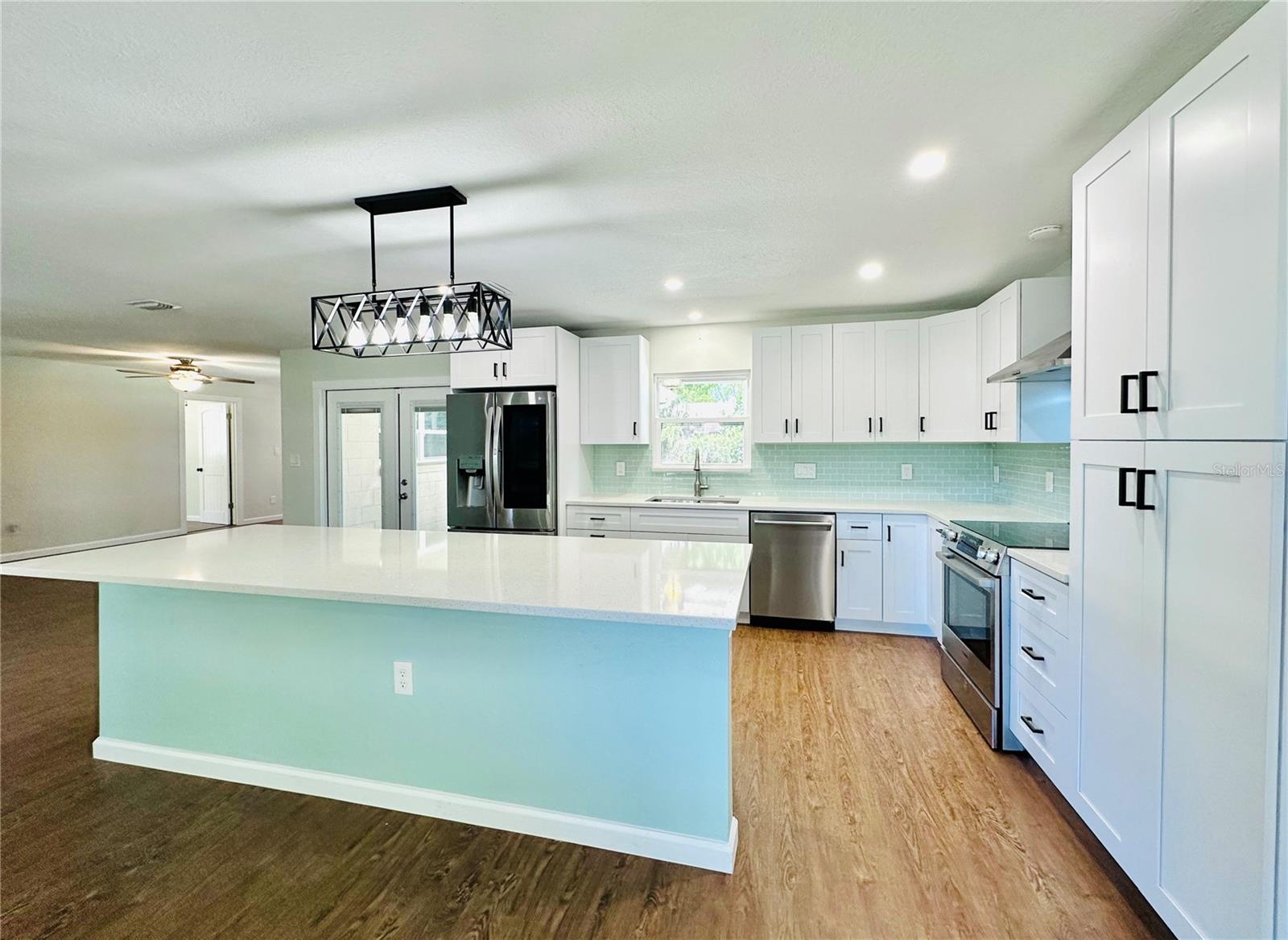 Image 8 of 38 For 391 Floral Drive