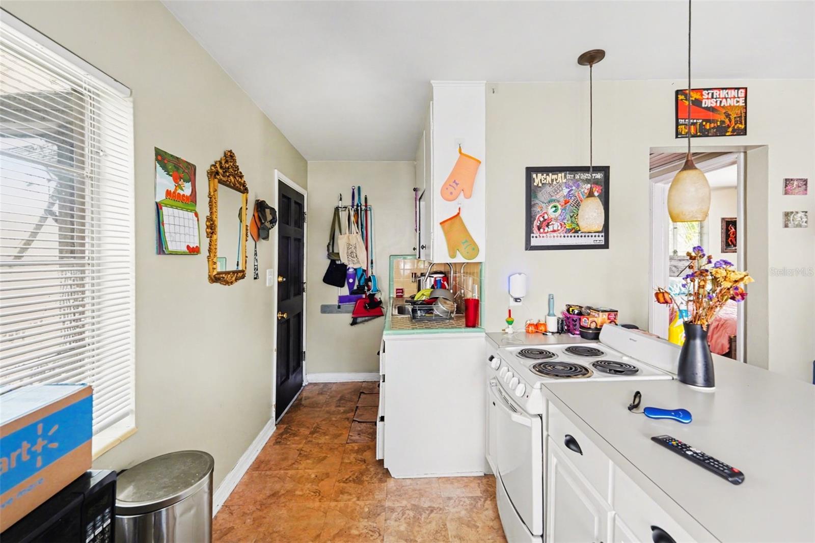 Image 18 of 28 For 1228 15th Street N